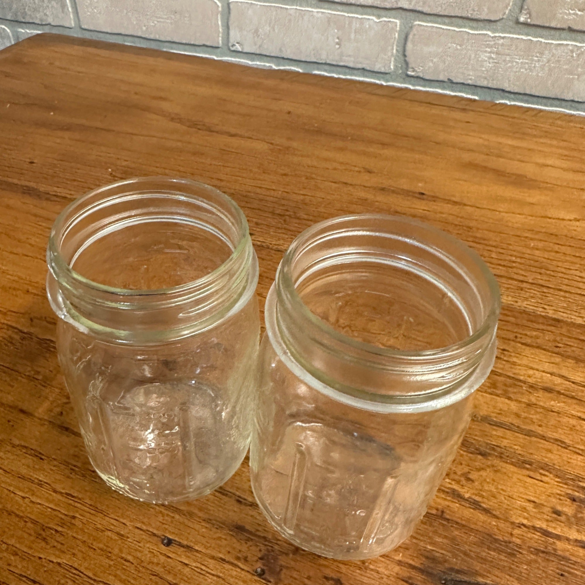 (2 Vintage Ball Mason Pint Jar - Clear Embossed Fruit Sculpted 61a