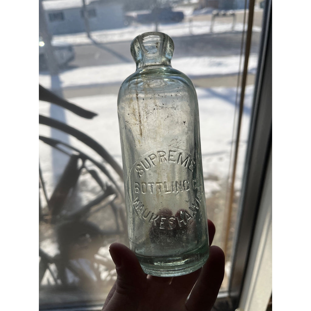 Supreme Bottling Co. Waukesha Wisconsin Soda Bottle Blob Top Hutchinson