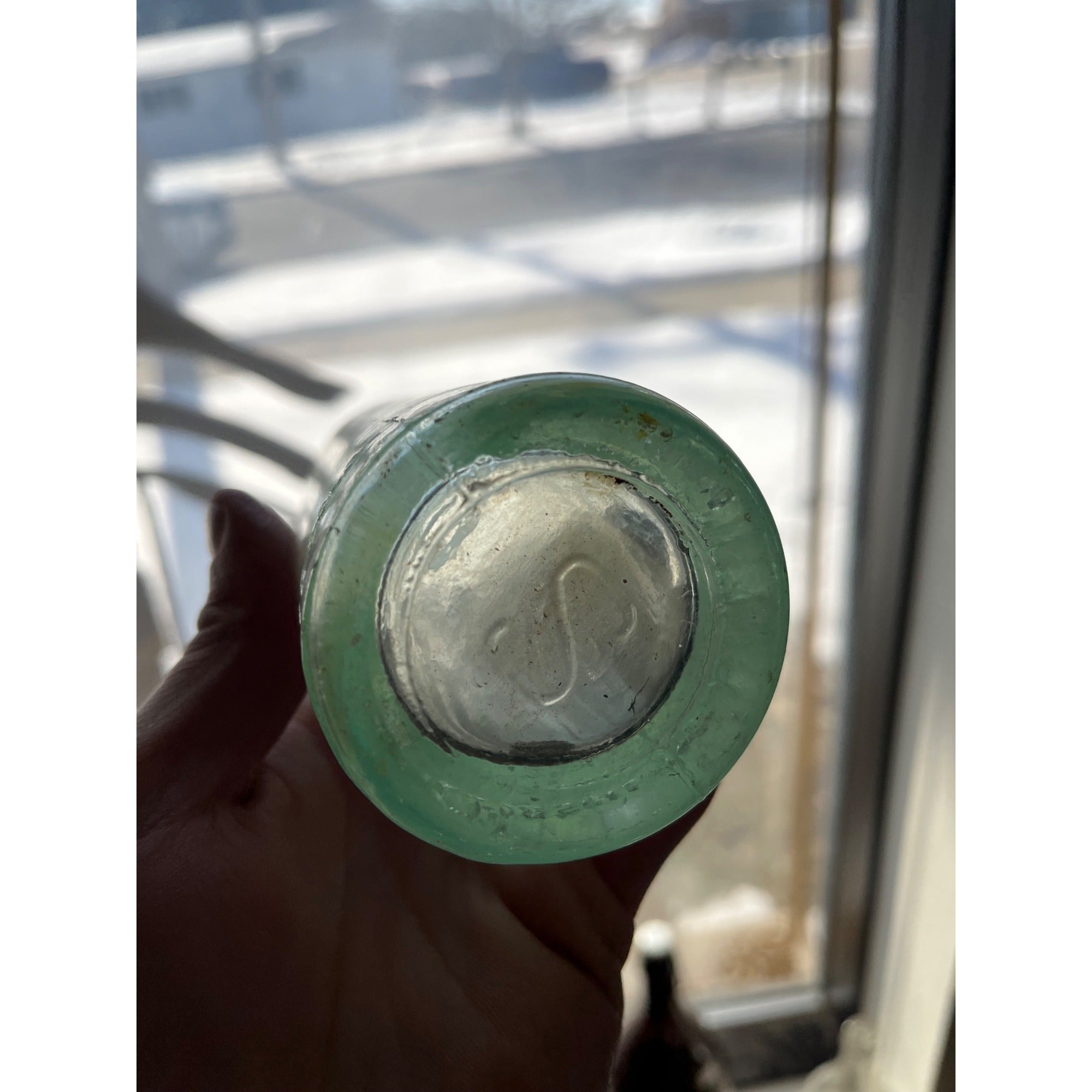 Supreme Bottling Co. Waukesha Wisconsin Soda Bottle Blob Top Hutchinson