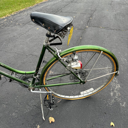 1970s Vintage Schwinn Suburban Men's Bicycle Bike