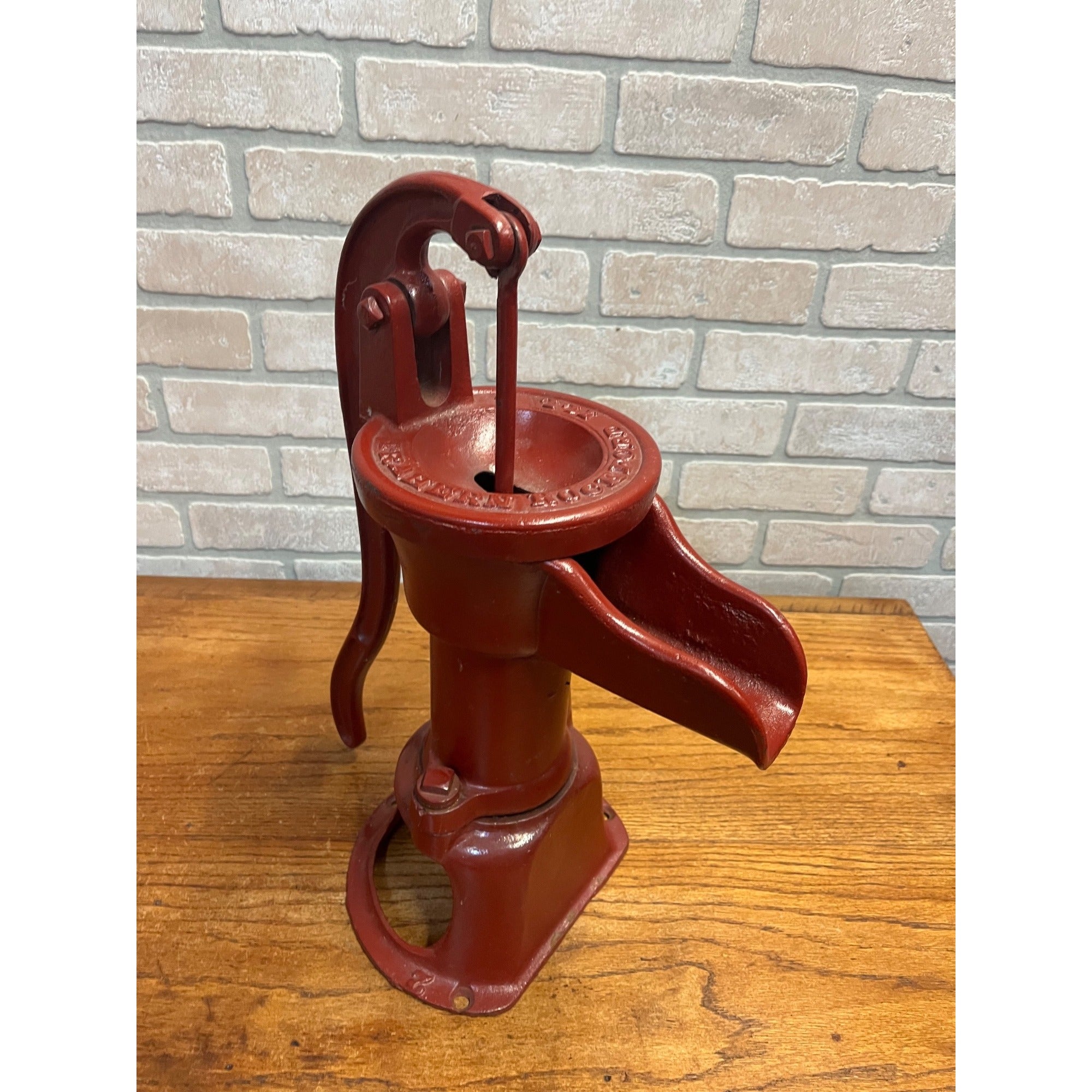 Vintage Red Trahern Pump Co. Cast Iron No. 2 Farm Water Hand Pump