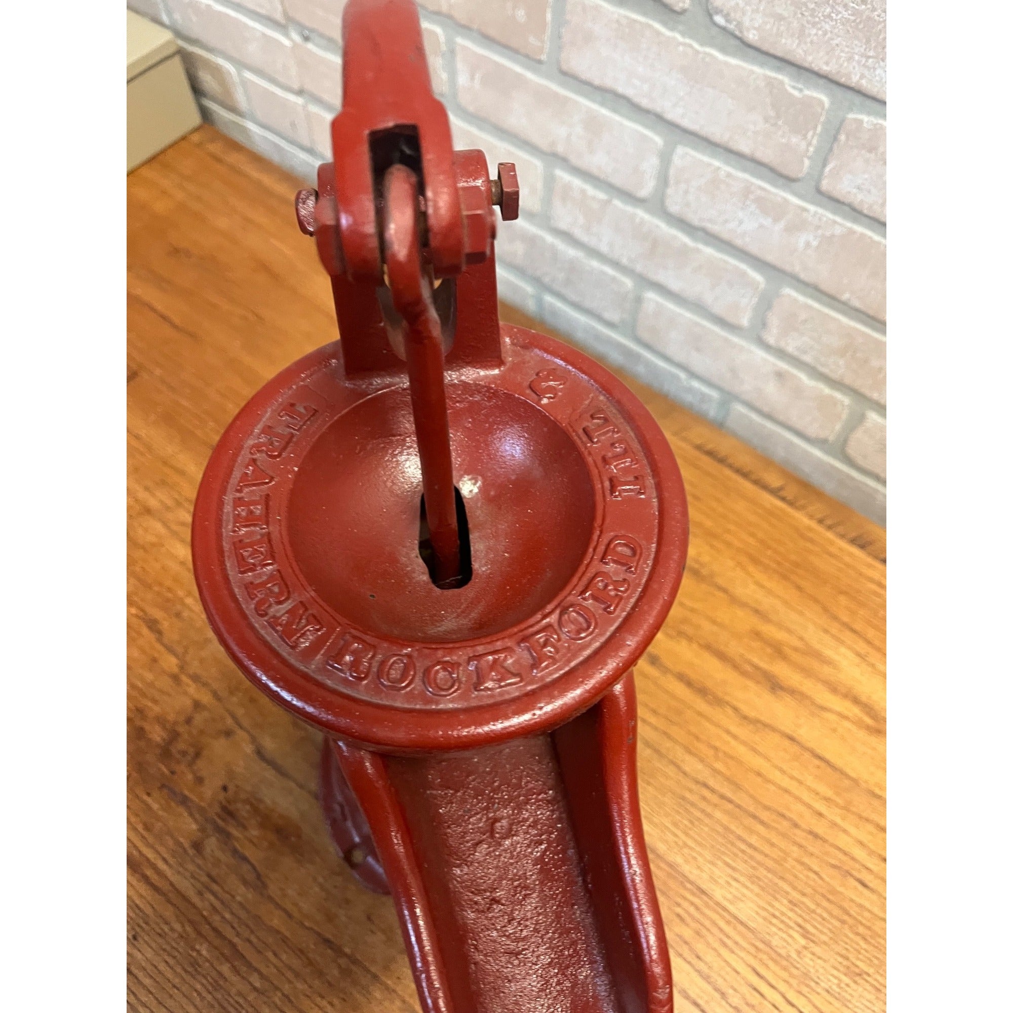 Vintage Red Trahern Pump Co. Cast Iron No. 2 Farm Water Hand Pump
