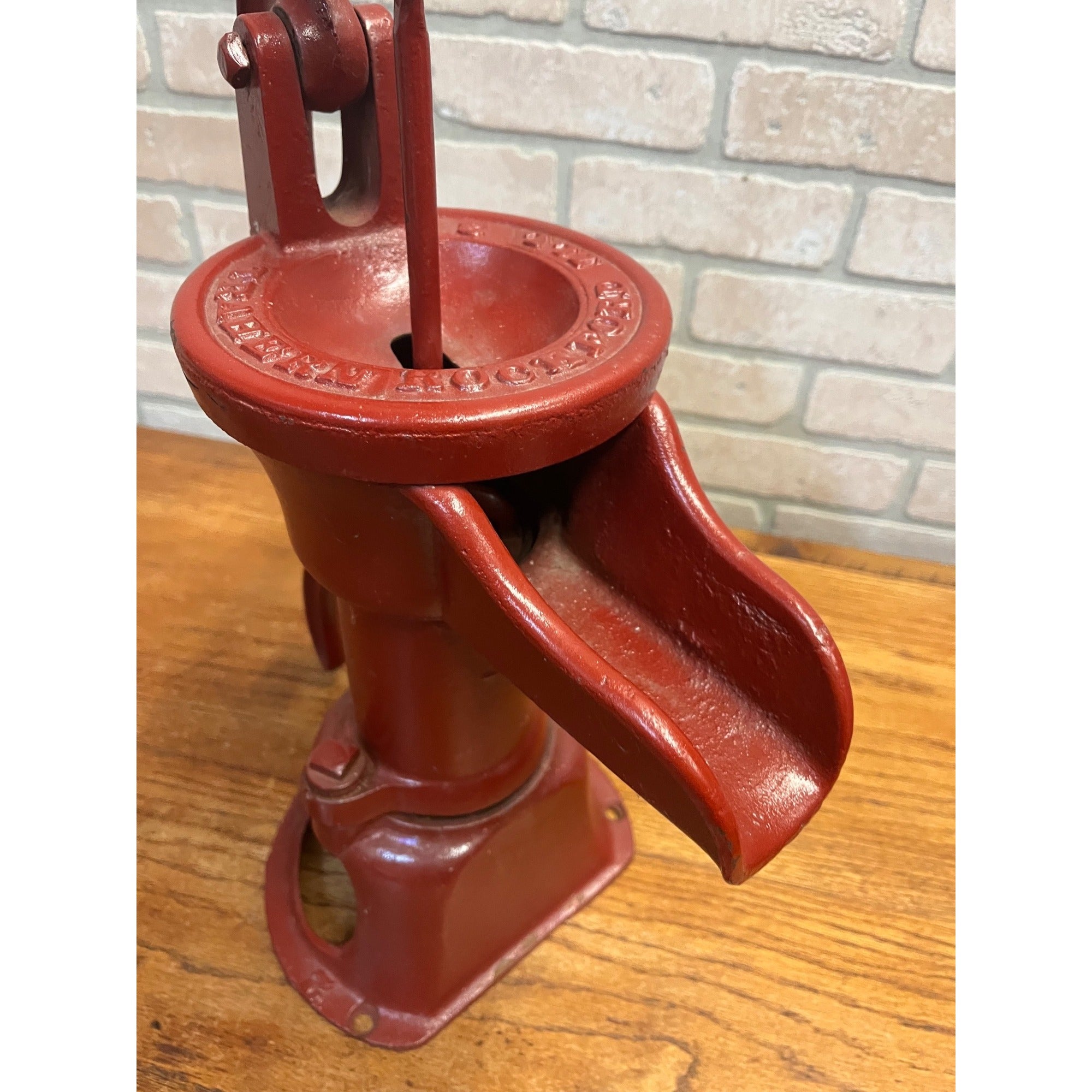 Vintage Red Trahern Pump Co. Cast Iron No. 2 Farm Water Hand Pump