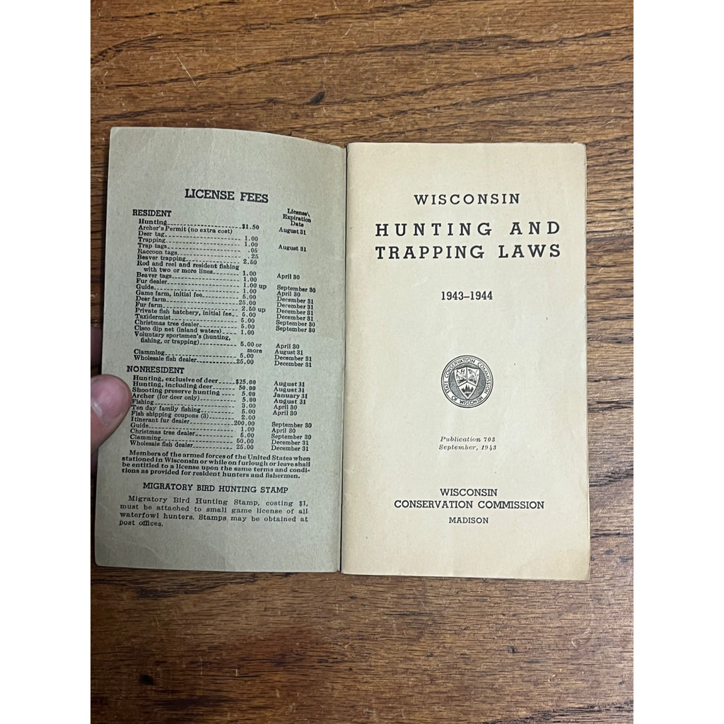Vintage Wisconsin 1943-44 Hunting & Trapping Laws Regulations Booklet Guide