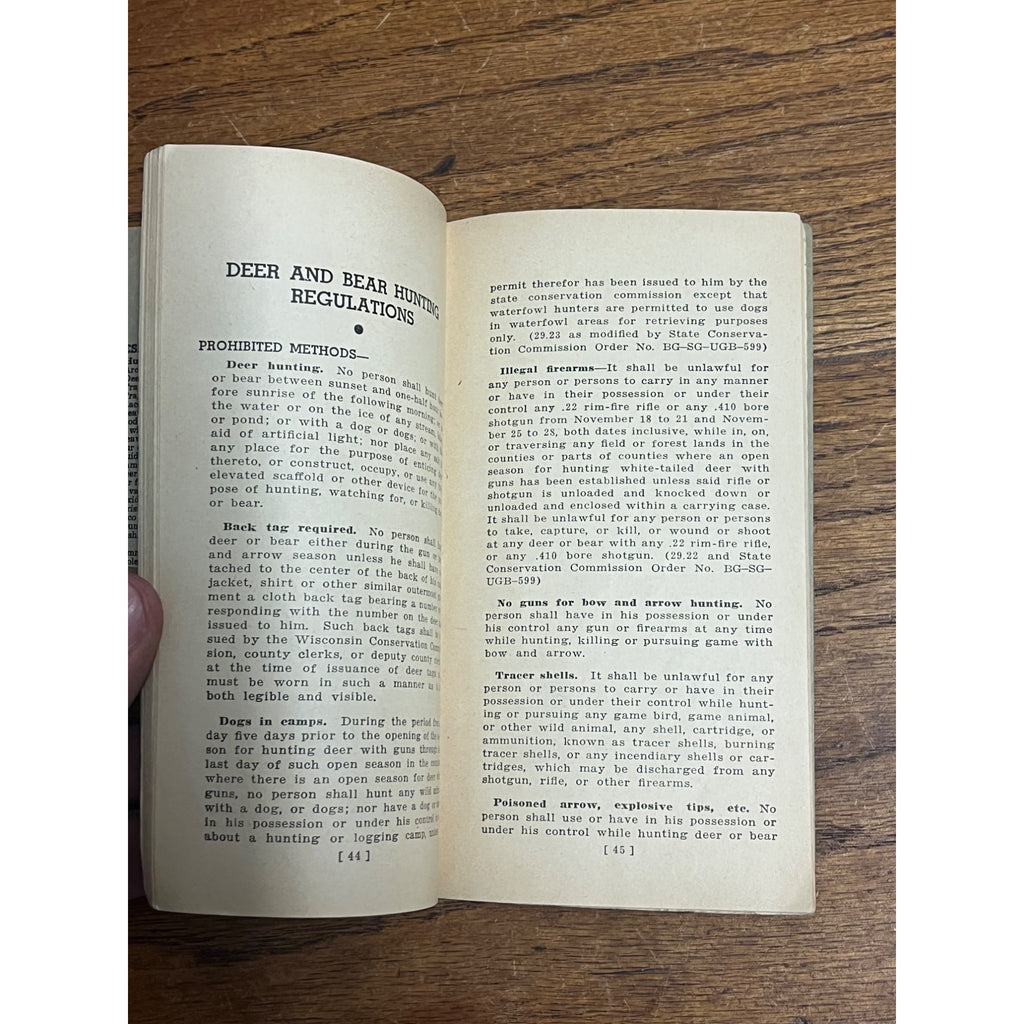 Vintage Wisconsin 1943-44 Hunting & Trapping Laws Regulations Booklet Guide