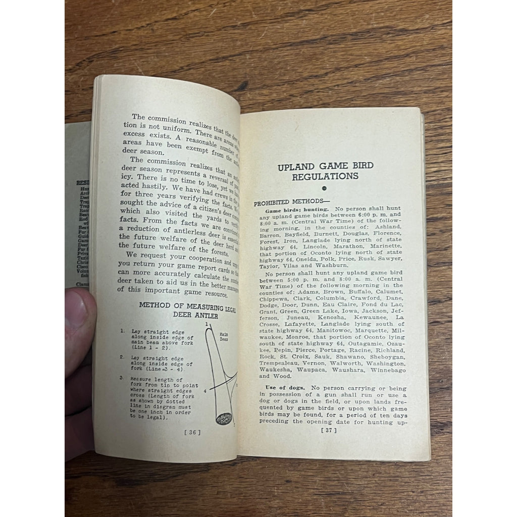 Vintage Wisconsin 1943-44 Hunting & Trapping Laws Regulations Booklet Guide