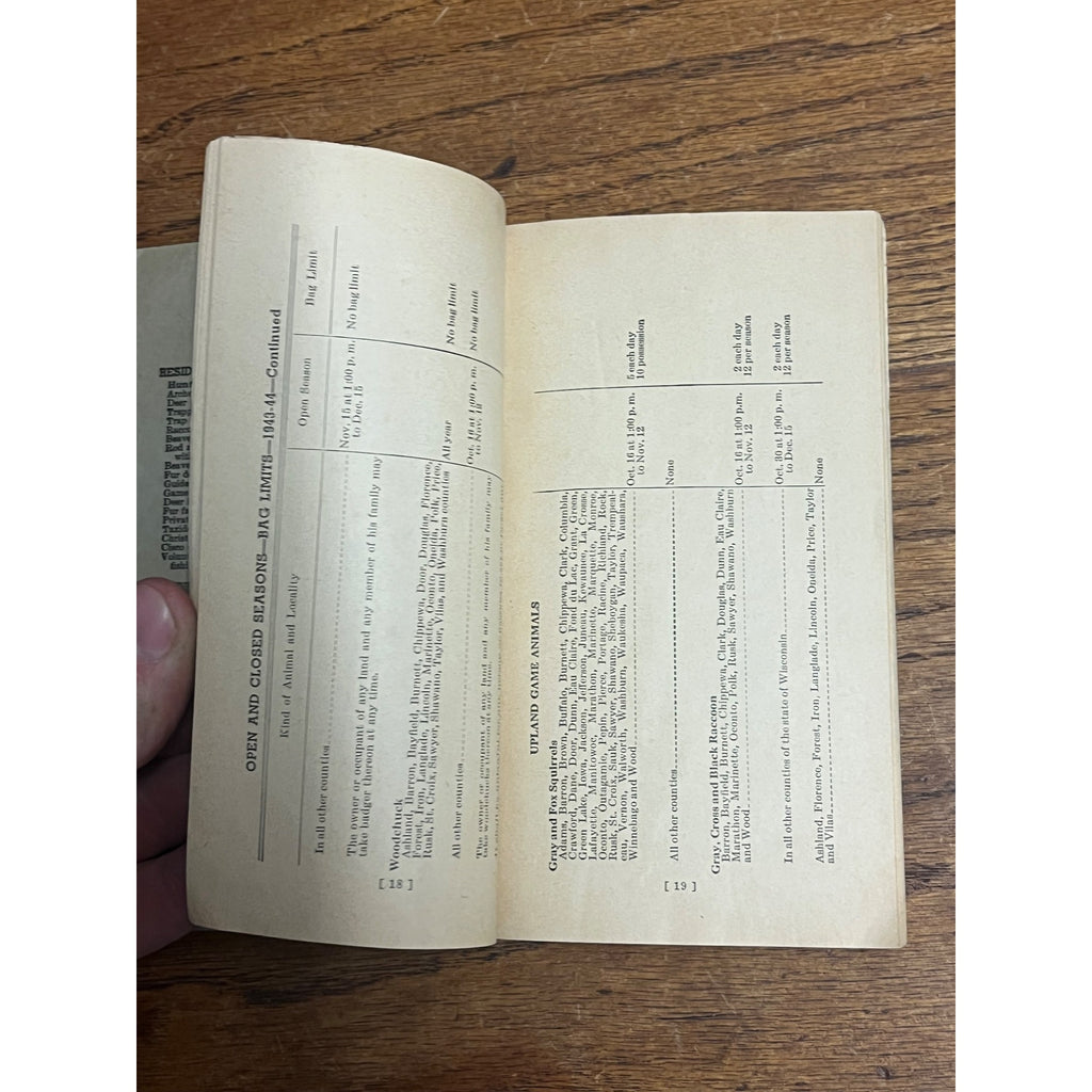 Vintage Wisconsin 1943-44 Hunting & Trapping Laws Regulations Booklet Guide