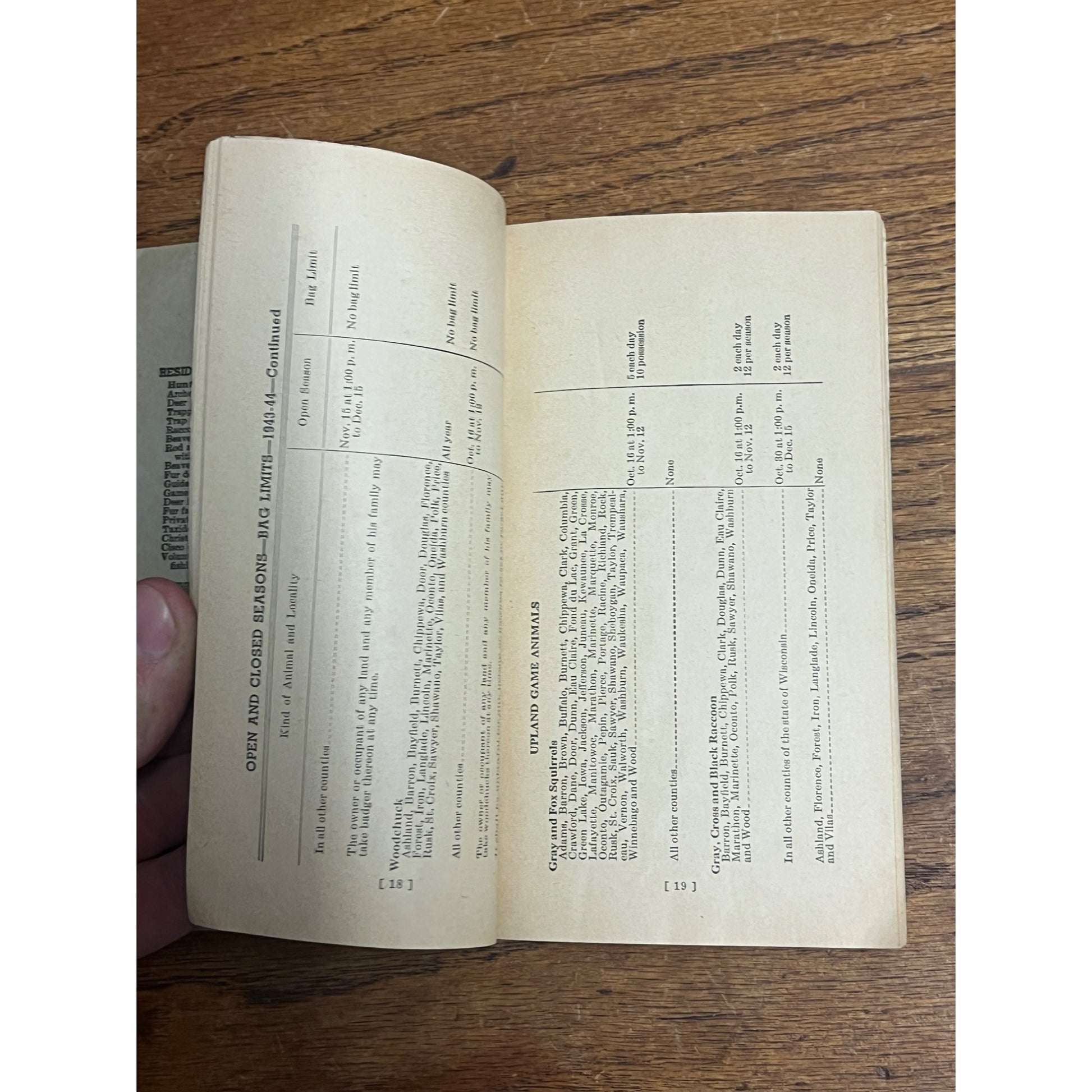 Vintage Wisconsin 1943-44 Hunting & Trapping Laws Regulations Booklet Guide