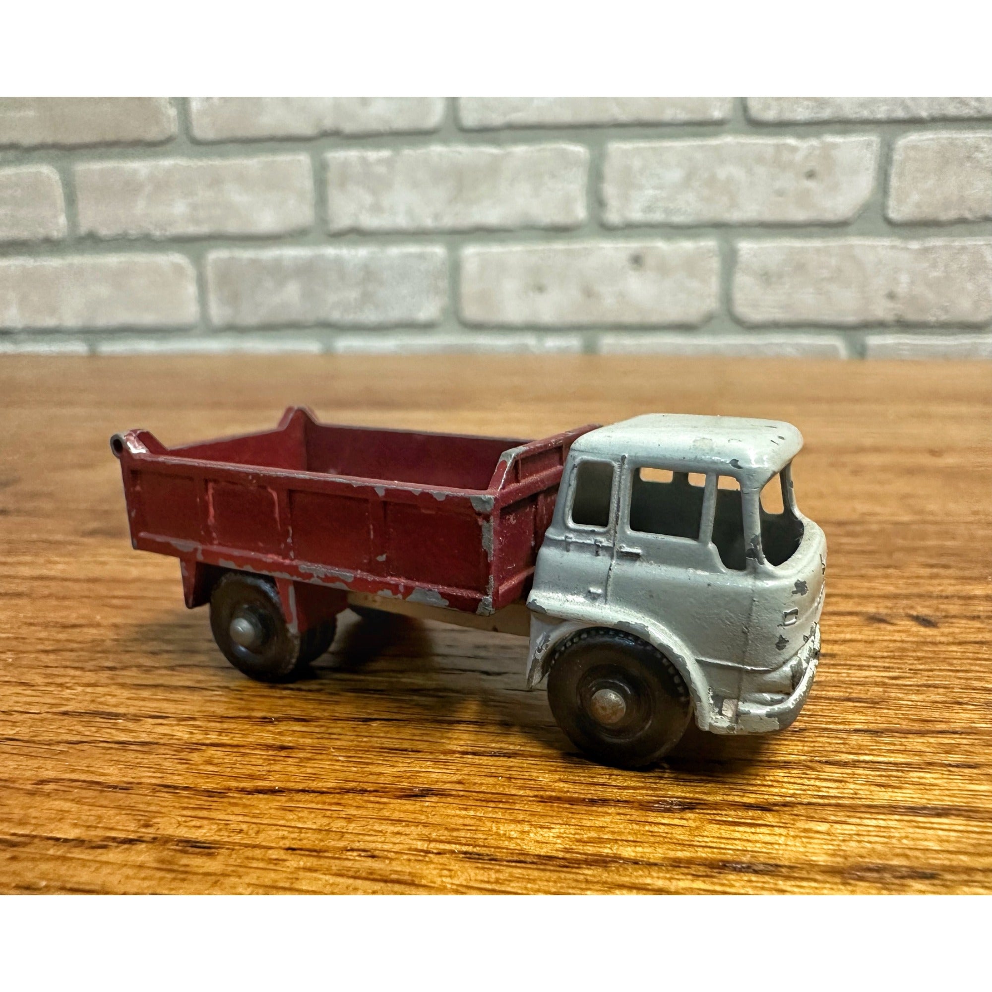 Vintage Lesney Matchbox No.3 Bedford 7.5 Ton Tipper Truck