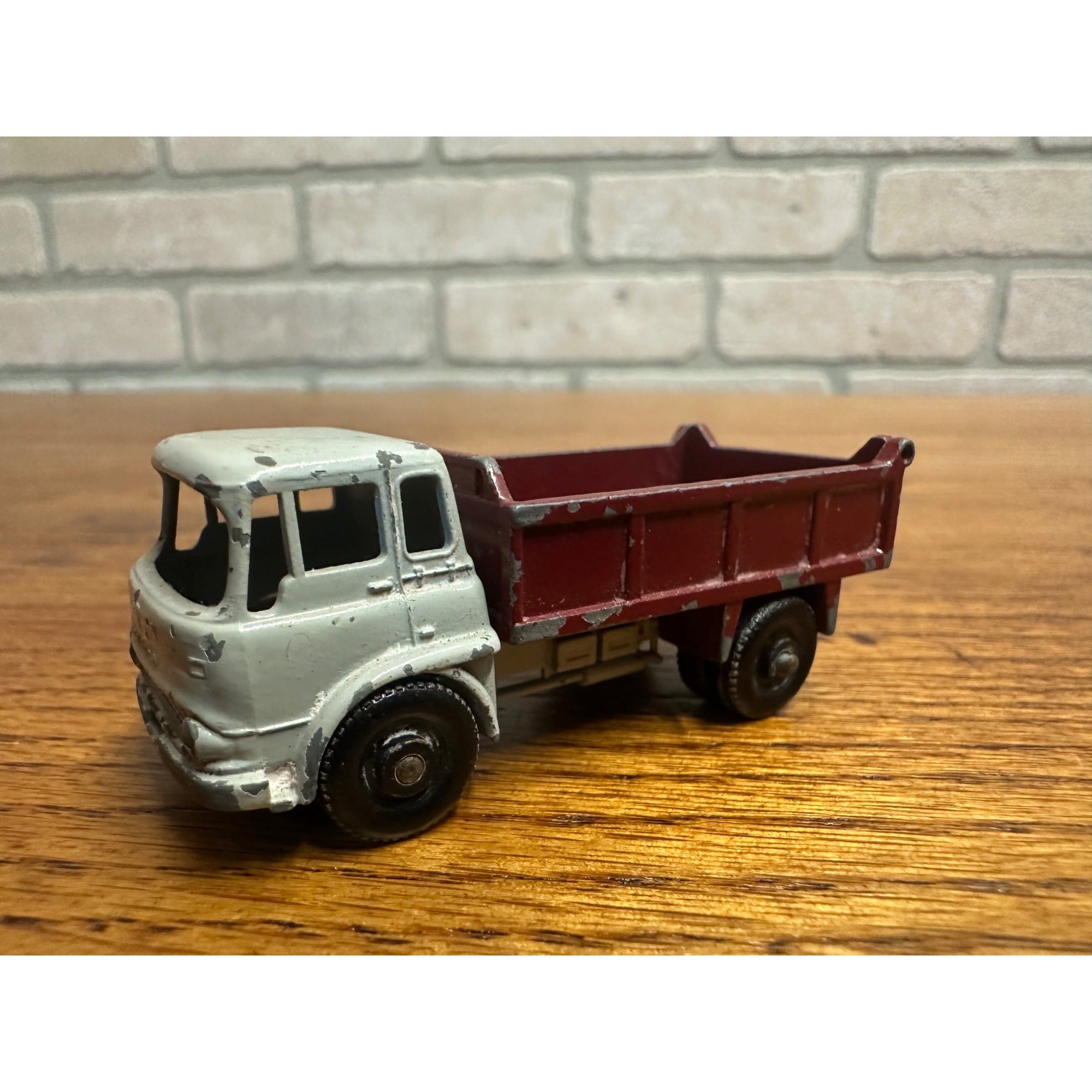 Vintage Lesney Matchbox No.3 Bedford 7.5 Ton Tipper Truck