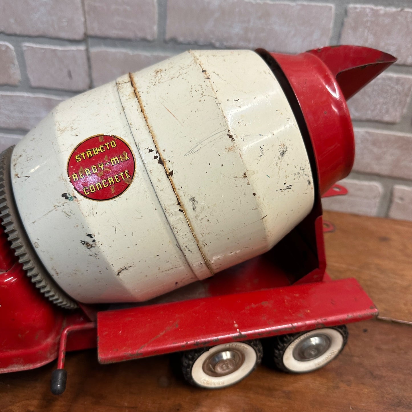 RARE Vintage 1960-61 Structo Ready Mix Cement Truck Toy Ford Square Fender Cab