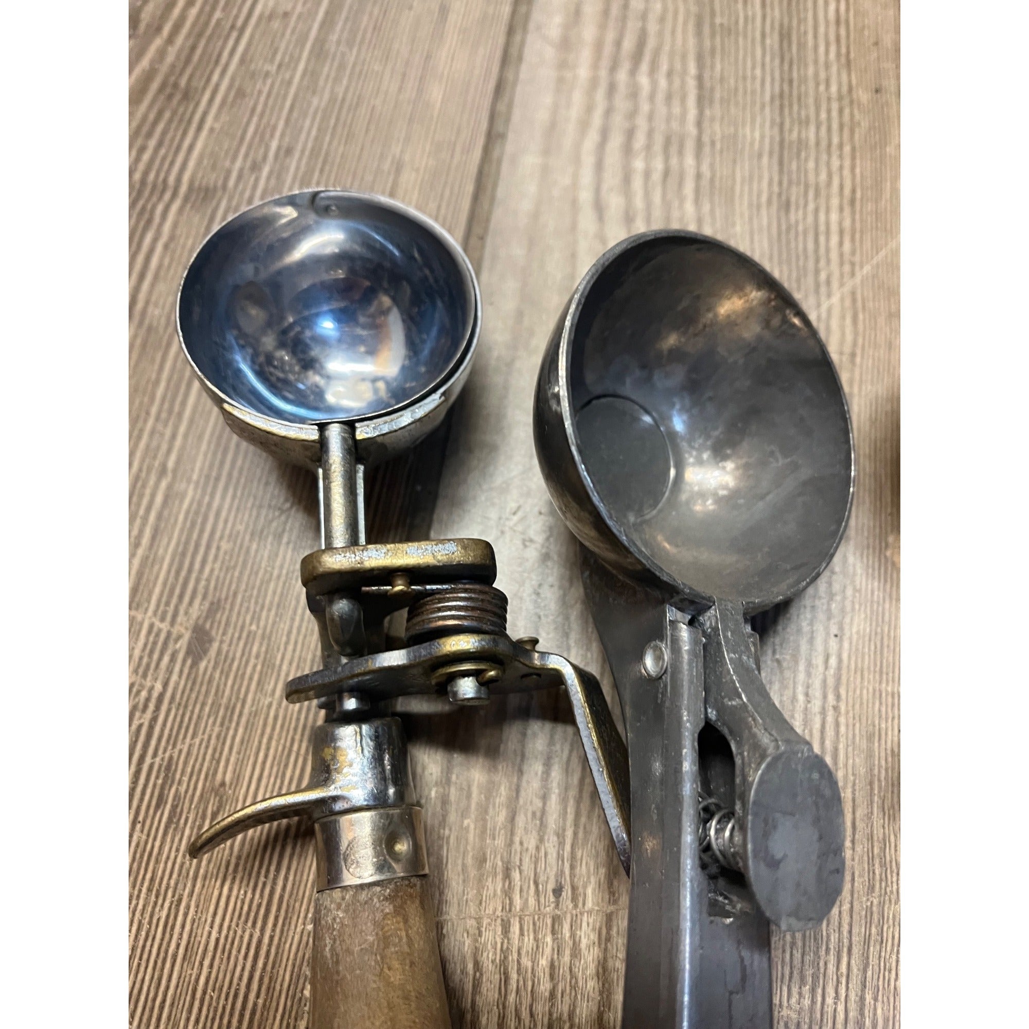 Antique Vintage Lot (3) Ice Cream Scoops Scoopers Kitchen Decor Wood Handle Release Push