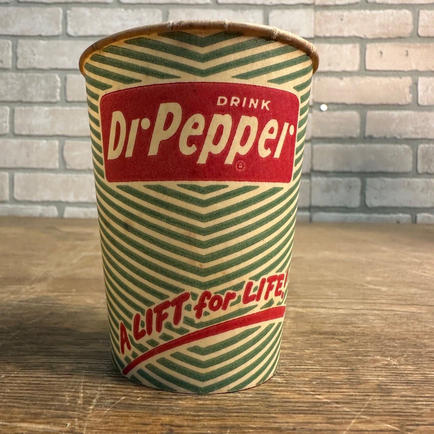 Scarce 1940s Dr Pepper Friendly "A Lift For Life" Soda Paper Wax Cup Promotional