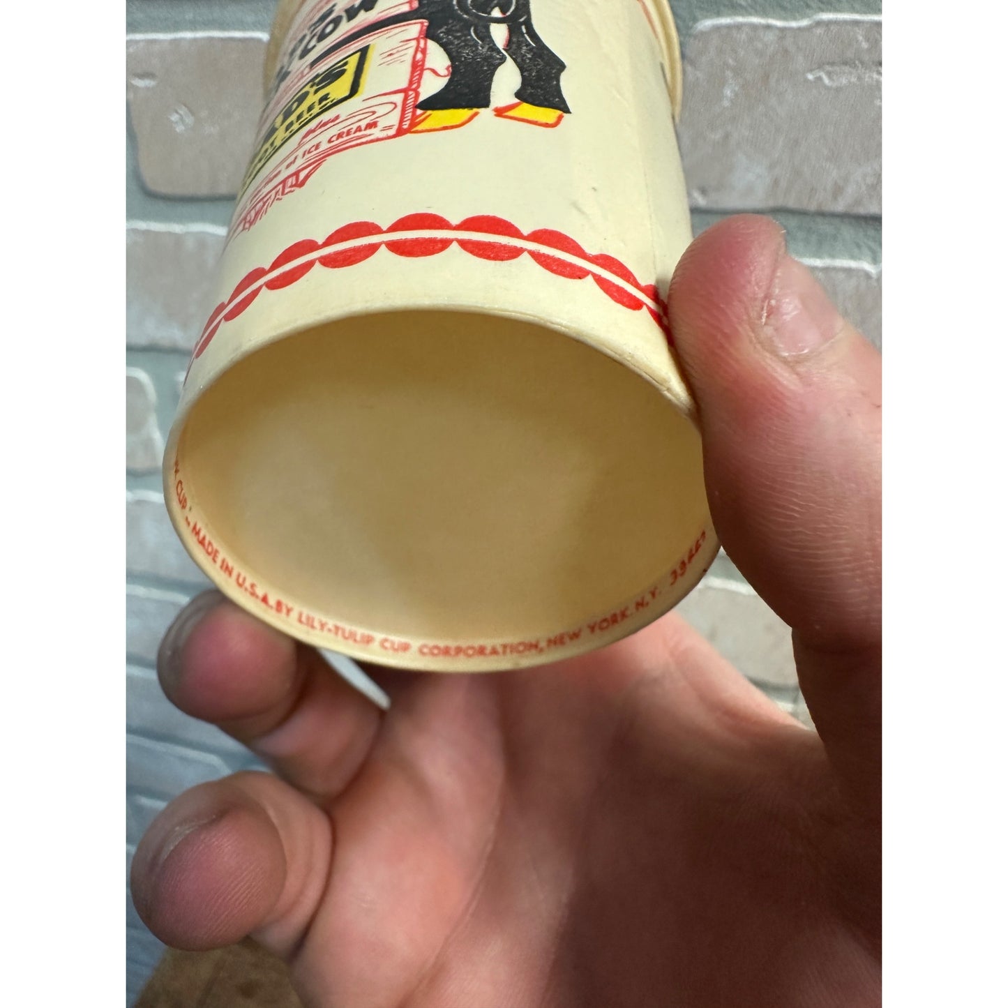 VINTAGE DAD'S ROOT BEER BLACK COW ADVERTISING WAX PAPER CUP