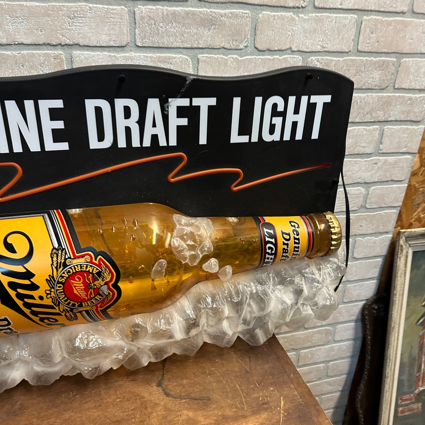 MILLER GENUINE DRAFT LIGHT BEER LIGHT UP BOTTLE 3-D SIGN BAR MAN CAVE WORKS