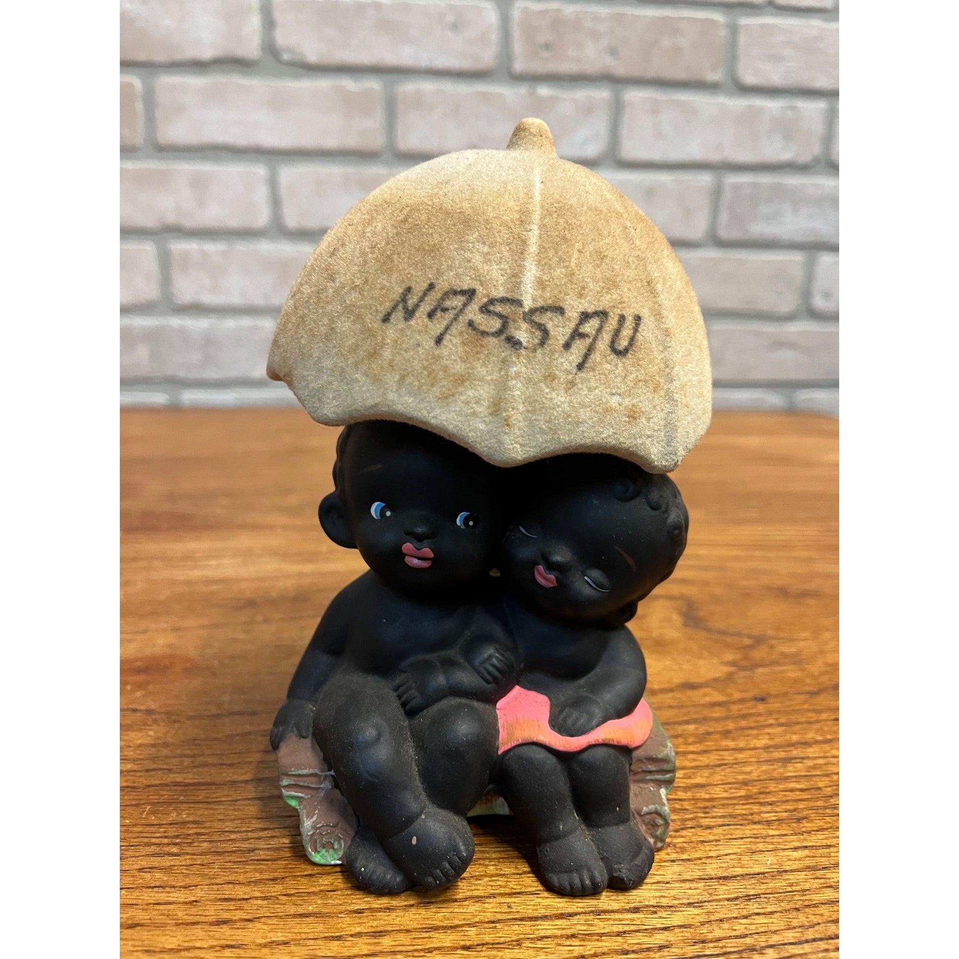 Rare Kenmar Vintage Boy & Girl Bobble Umbrella Chalkware Coin Bank Japan -Nassau