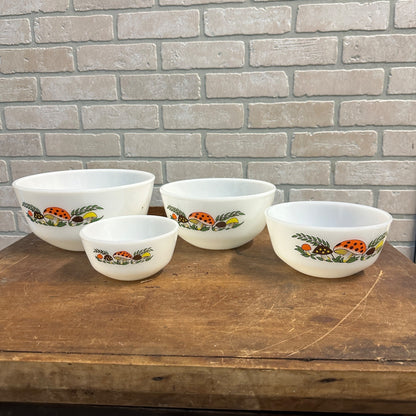 RARE MERRY MUSHROOM NESTING MIXING BOWLS FIRE KING SET OF 4 COMPLETE