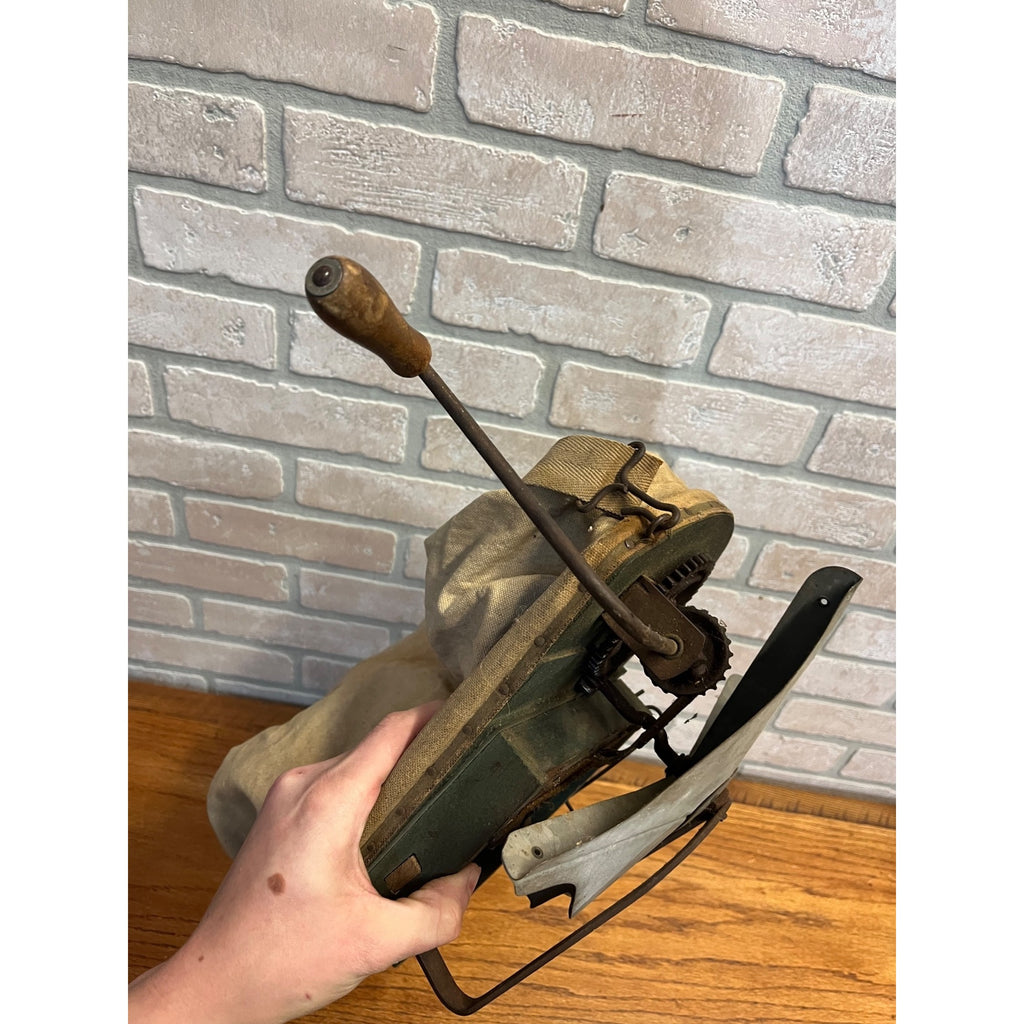 Sears Seeder Seed Sower Hand-Cranked Spreader Green Works