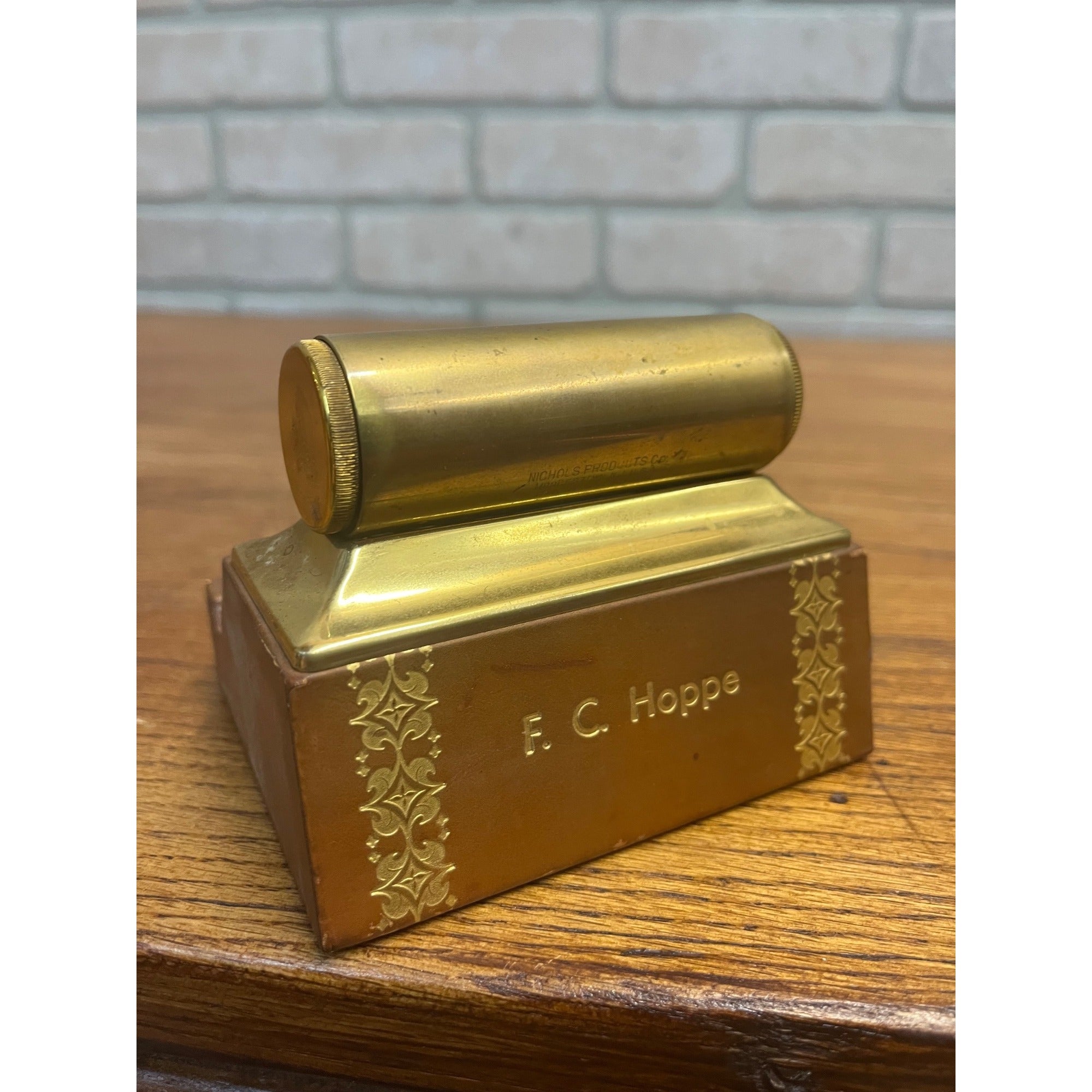 Vintage Perpetual Flip Mechanical Desktop Calendar With Pen Rest