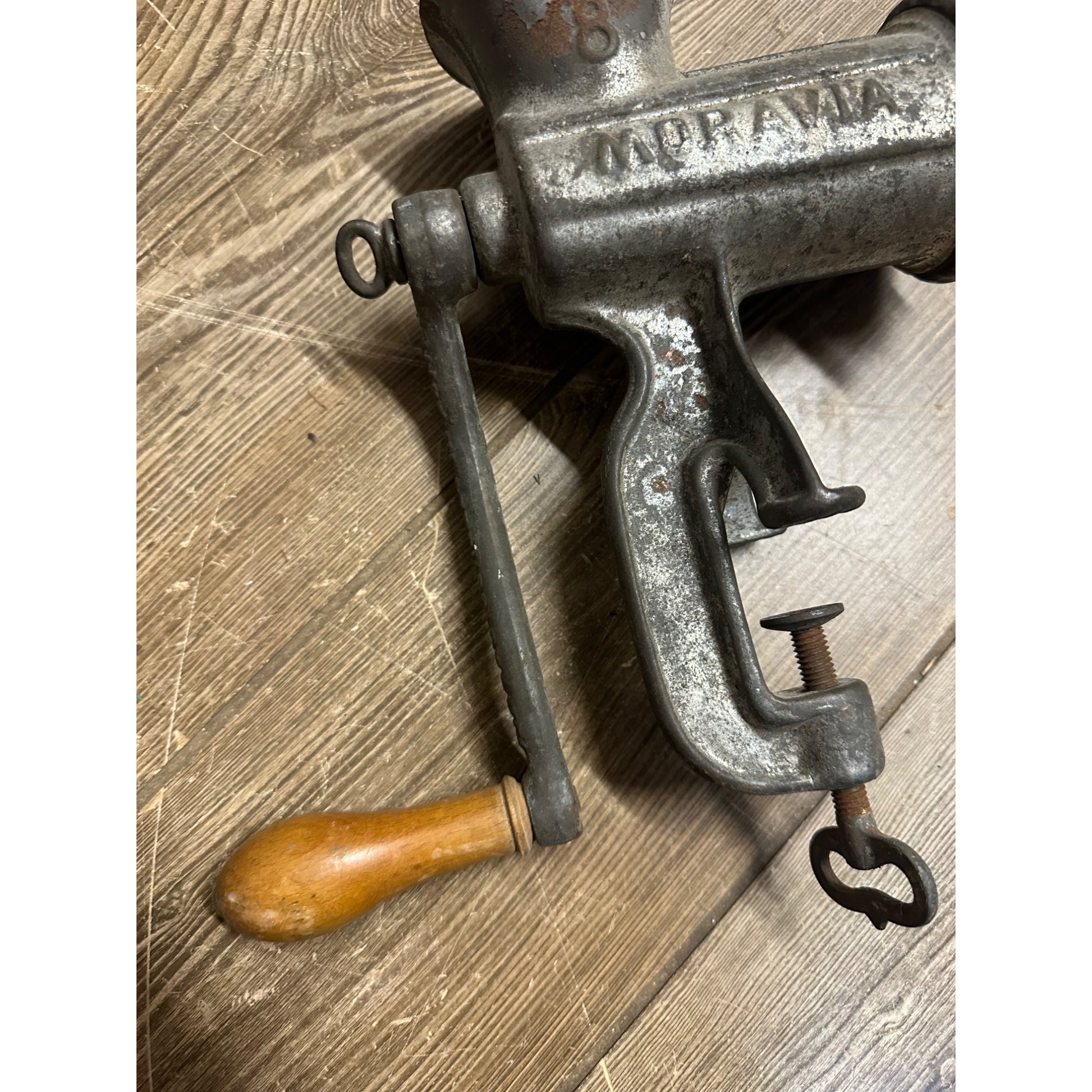 VINTAGE 1930S MORAVIA #8 CRANK MEAT GRINDER CHOPPER CZECHOSLOVAKIA CAST IRON
