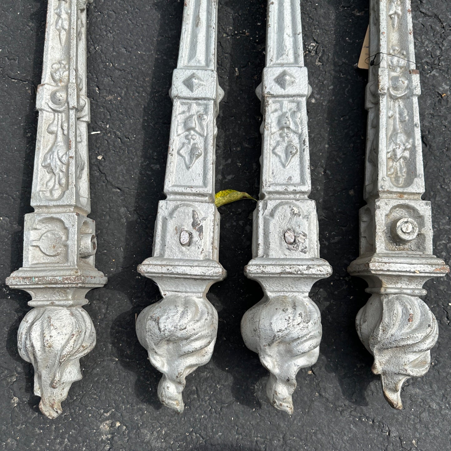 ANTIQUE 1800S CAST IRON FLAME FINIALS SHORT FENCE / HITCHING POSTS LOT (4) BOLLARDS