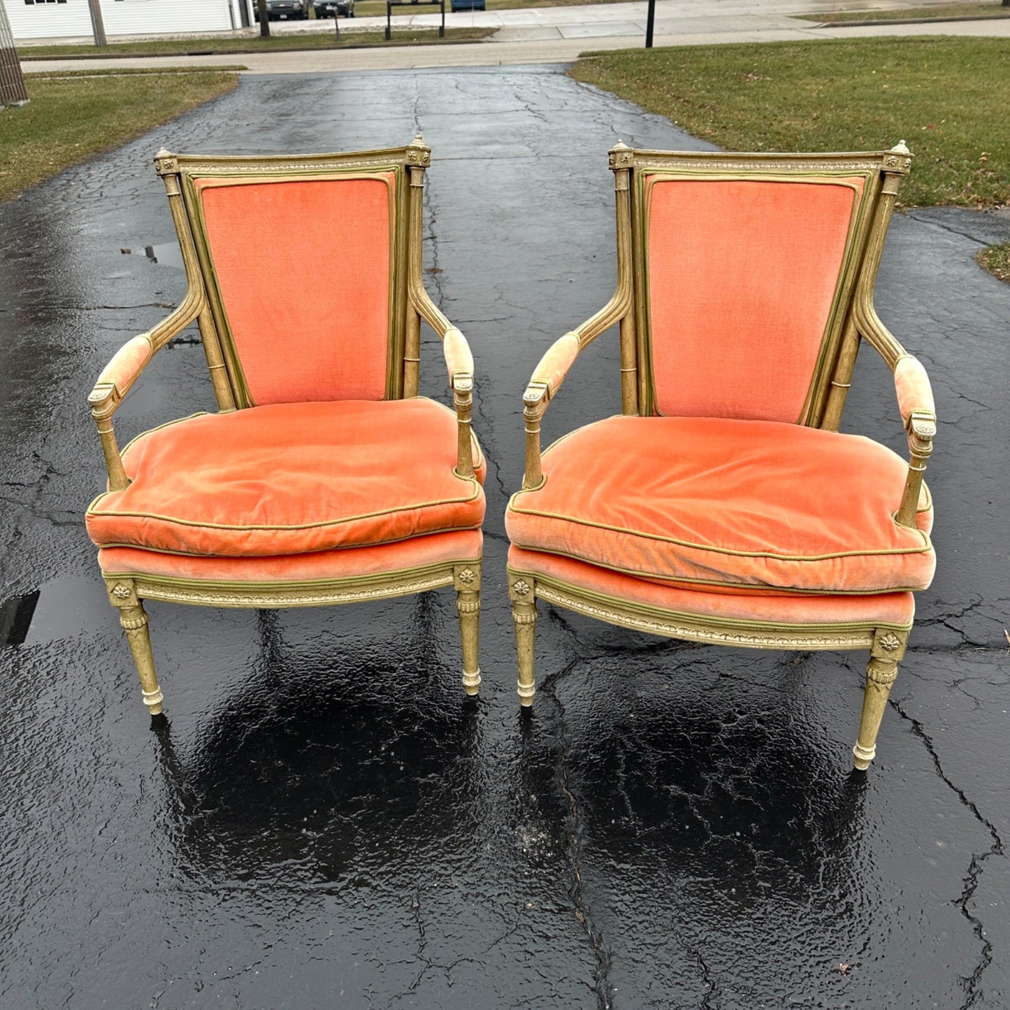 Vintage Pair of Louis XV Style Peach Queen Victorian parlor Armchairs Chairs Pink