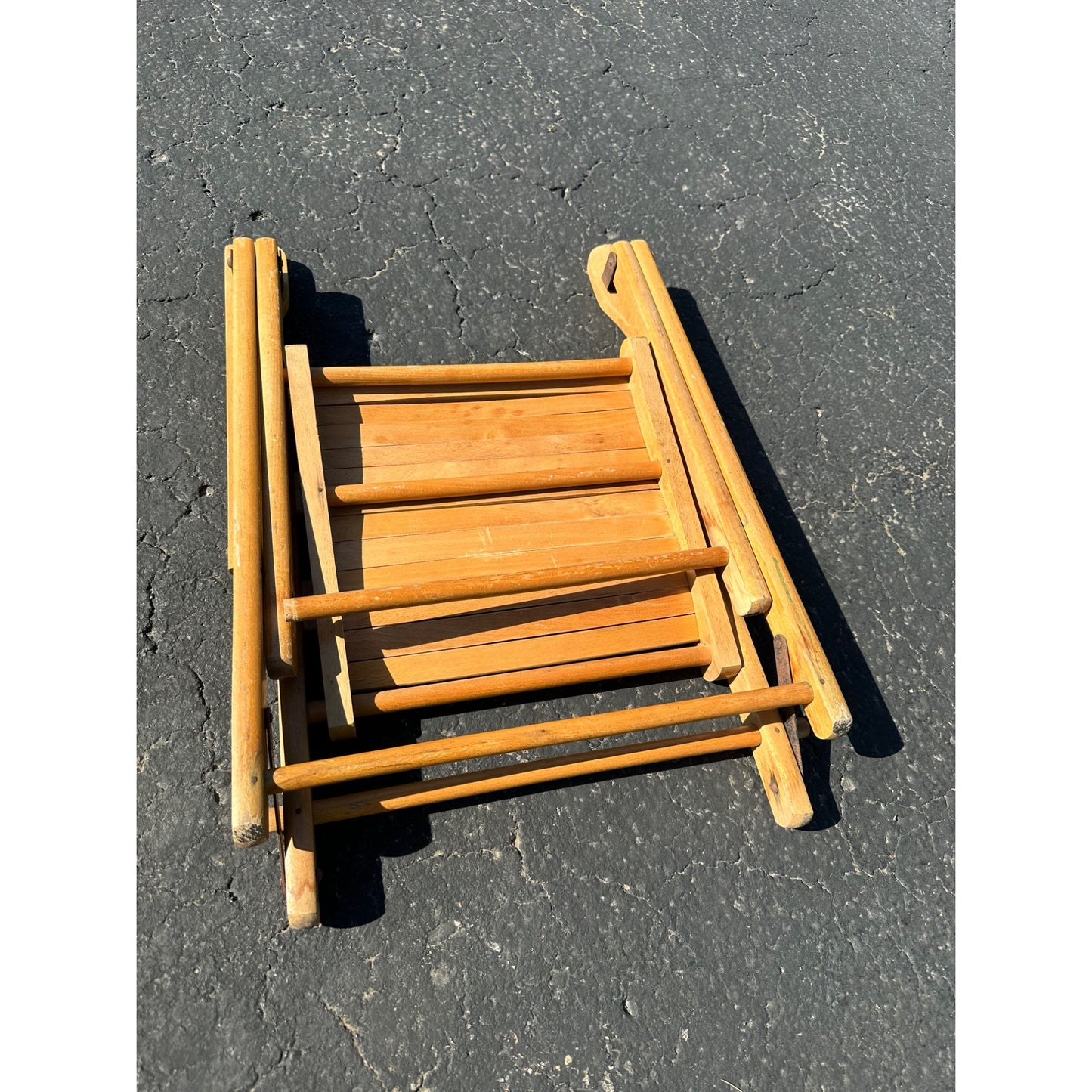 Vintage Child's Wooden Slat Folding Deck Lawn Beach Chair