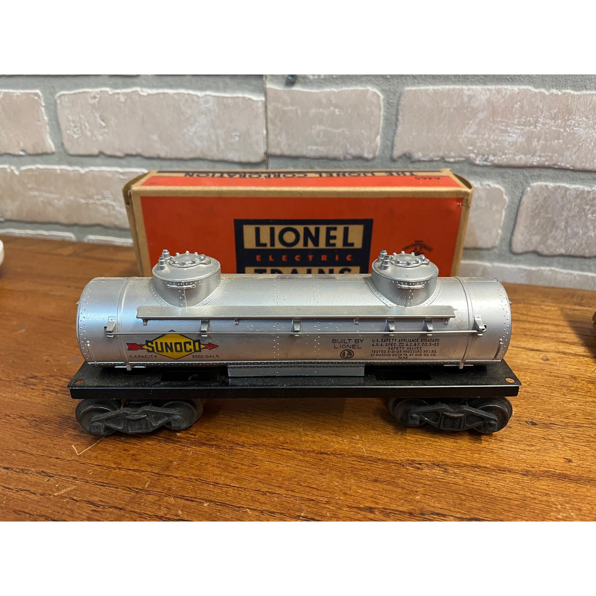 Vintage Postwar Lionel No. 6465 Sunoco Two Dome Grey Tank Car w/ Box - O Gauge