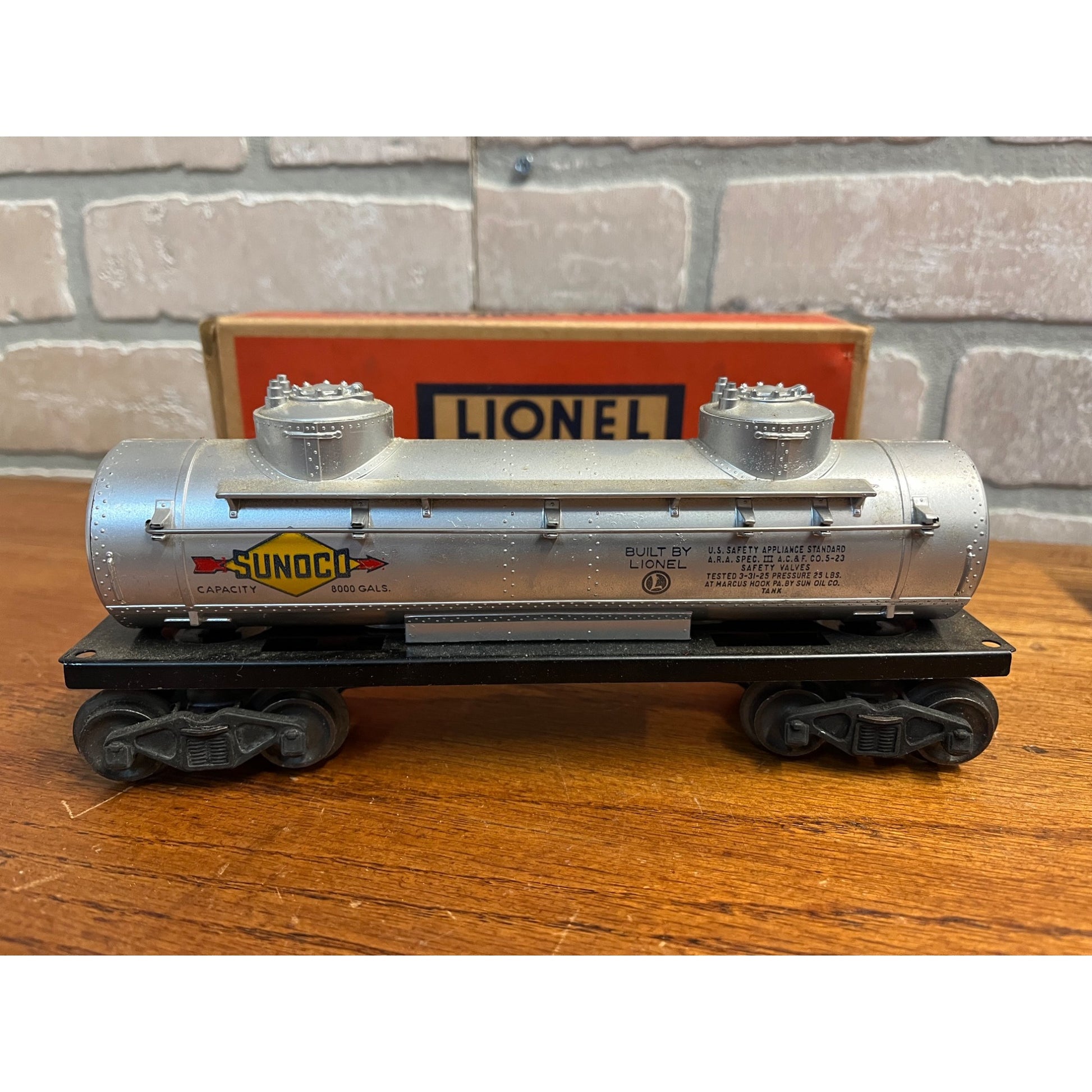 Vintage Postwar Lionel No. 6465 Sunoco Two Dome Grey Tank Car w/ Box - O Gauge