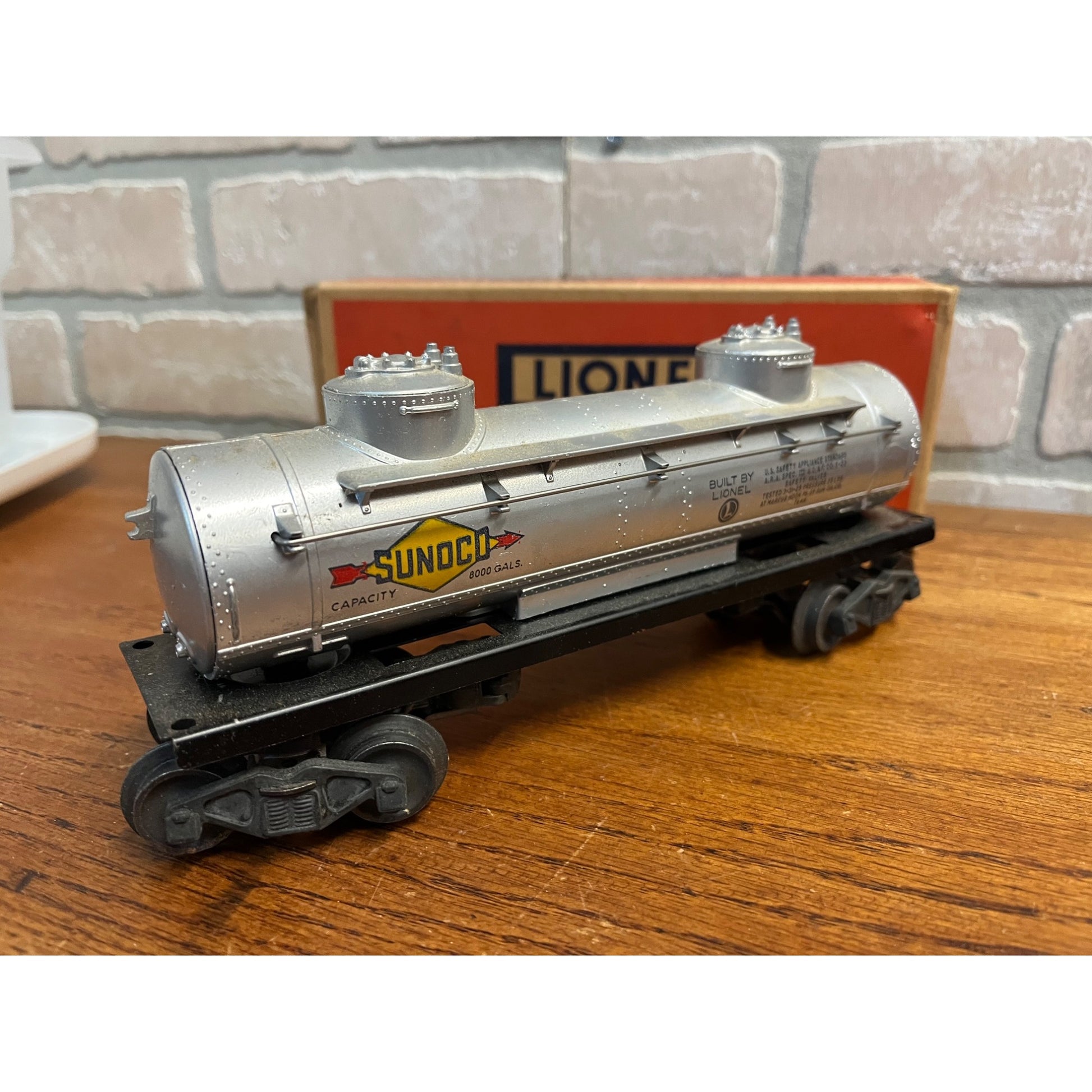 Vintage Postwar Lionel No. 6465 Sunoco Two Dome Grey Tank Car w/ Box - O Gauge