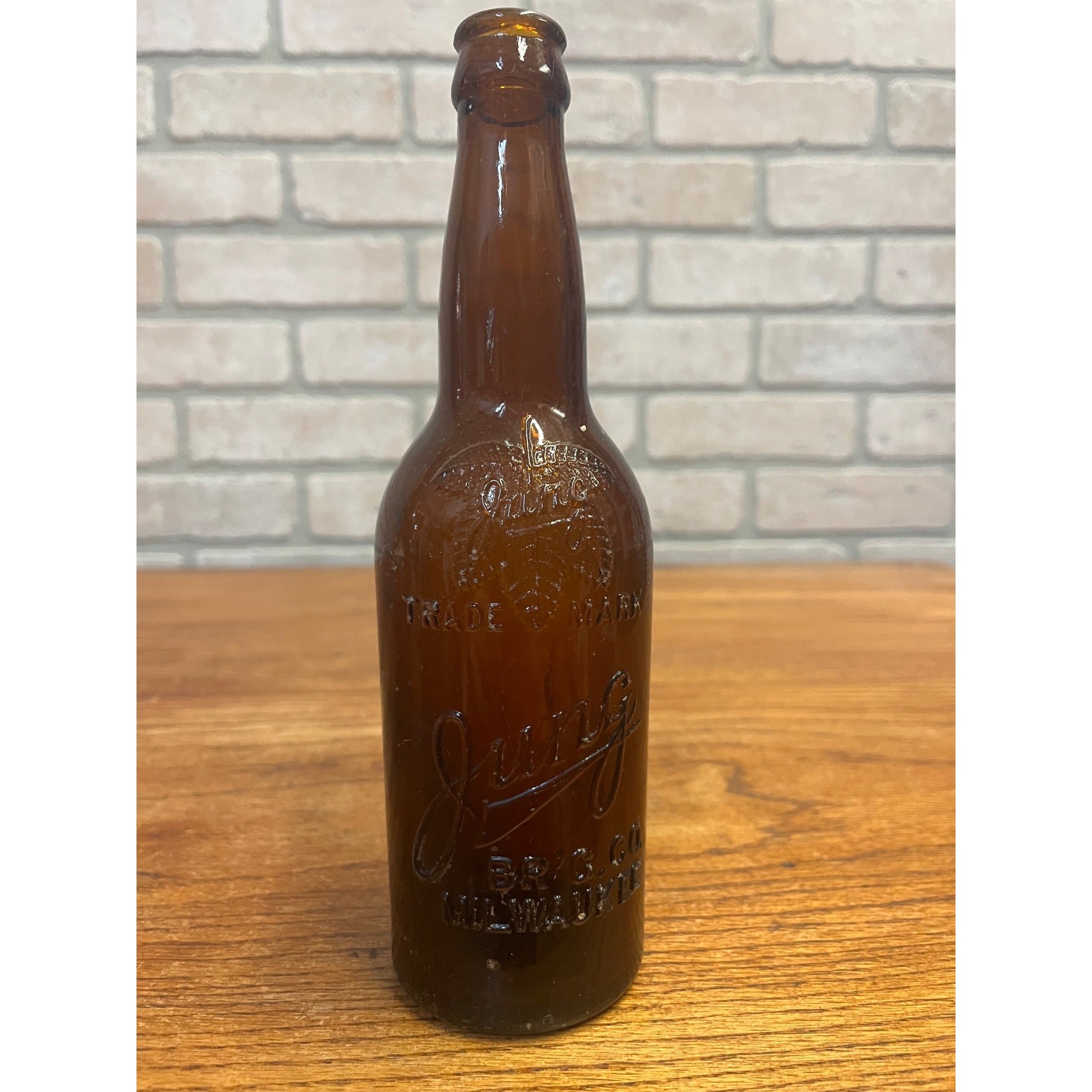 Vintage Jung Brewing Co. Milwaukee Wis Beer Bottle Amber Embossed