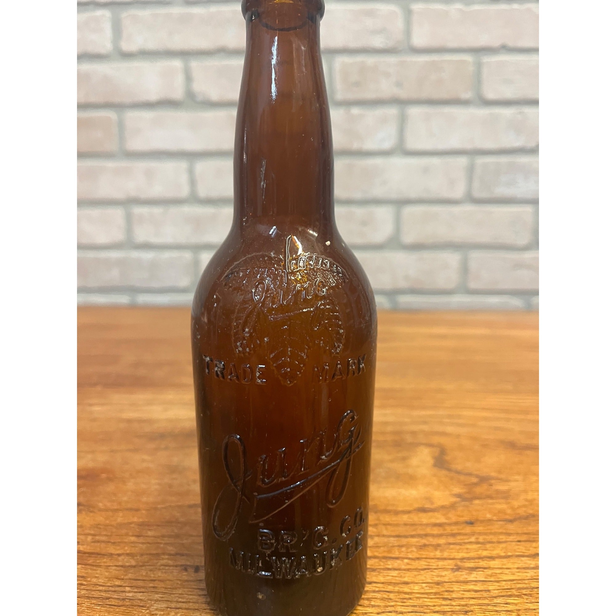 Vintage Jung Brewing Co. Milwaukee Wis Beer Bottle Amber Embossed