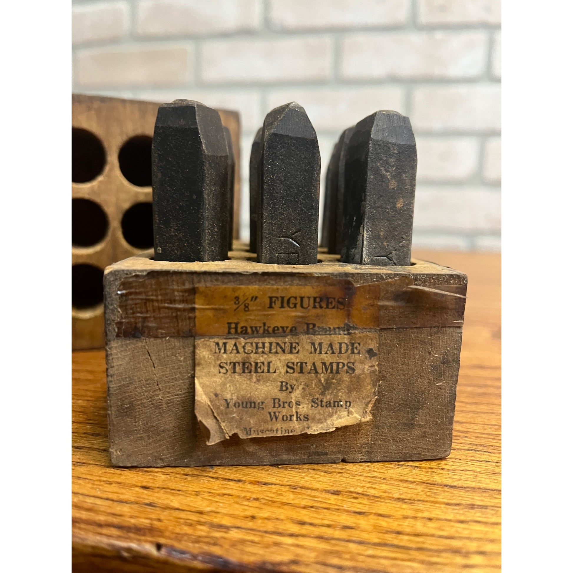 Vintage Hawkeye 3/8" Steel Stamp Figures Number Punch Set Wood Case Young Bros