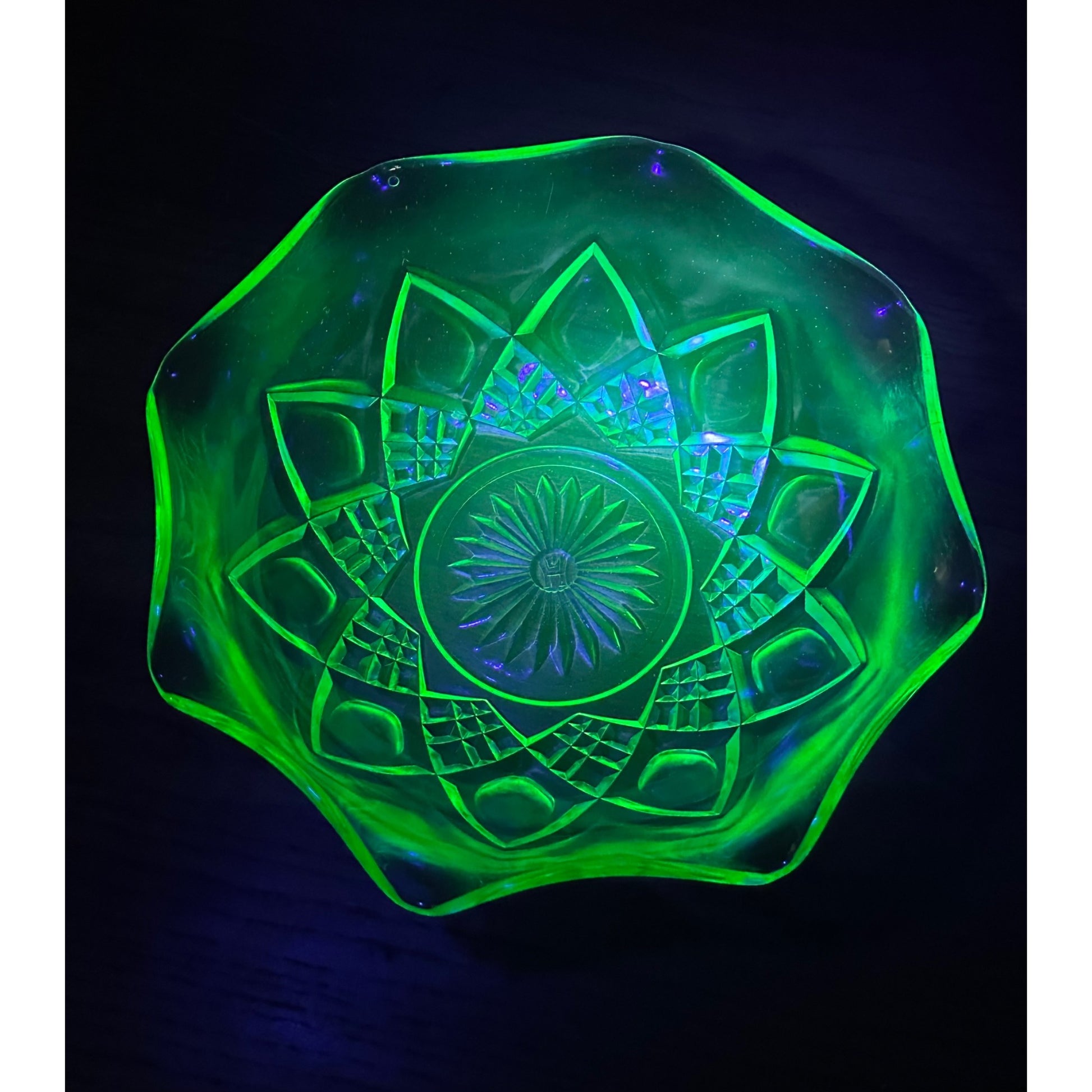 Vintage Uranium Glass Hazel Atlas Large 8" Berry Fruit Bowl Green Diamond Arches