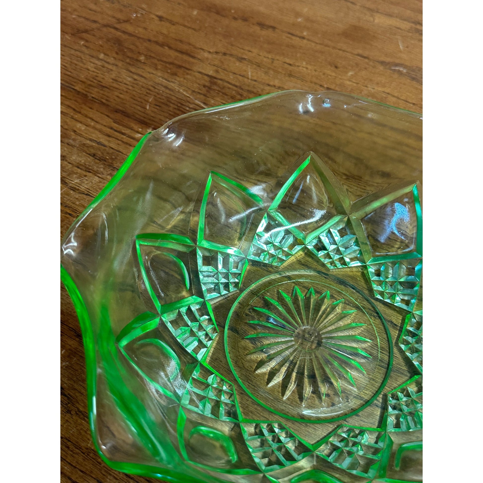 Vintage Uranium Glass Hazel Atlas Large 8" Berry Fruit Bowl Green Diamond Arches