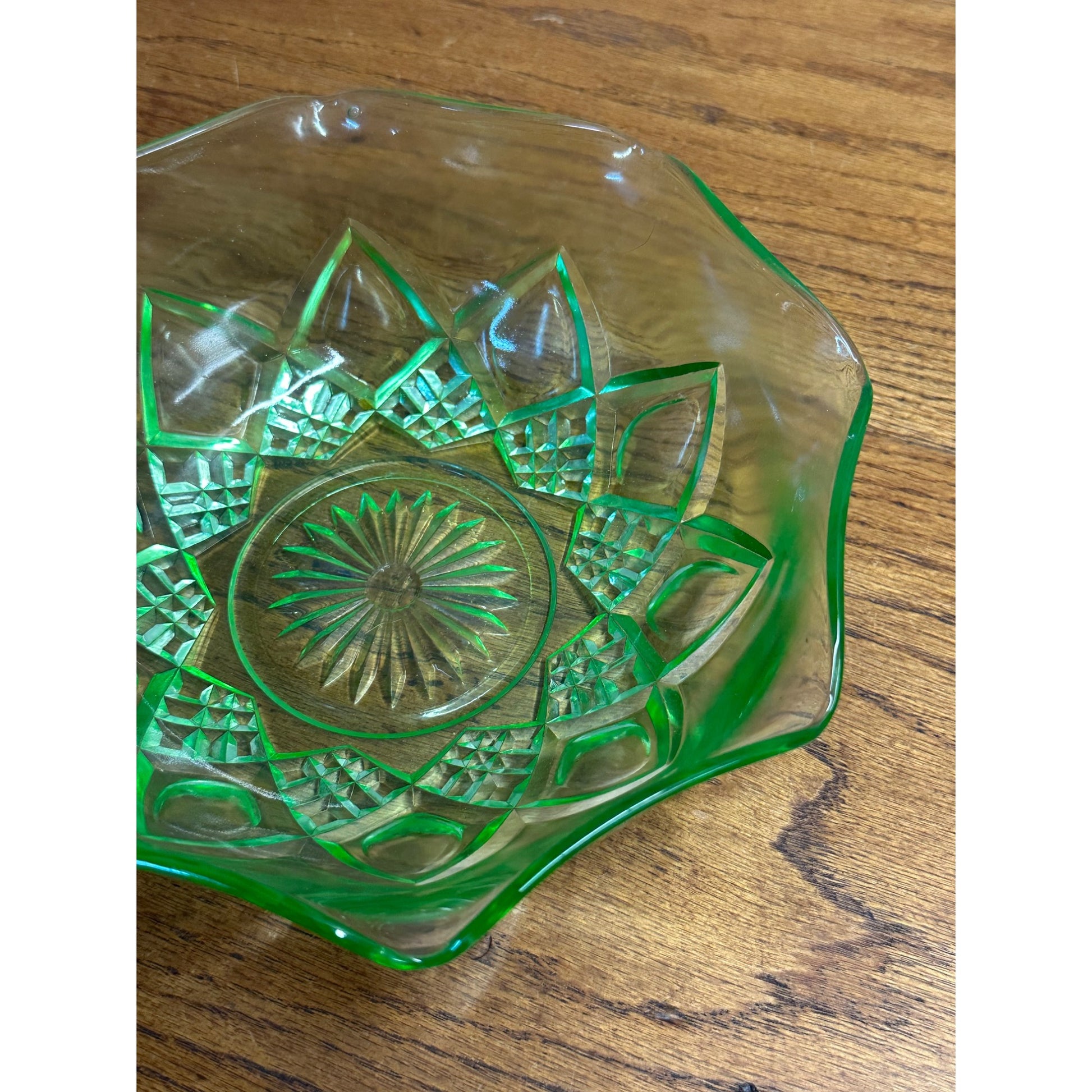 Vintage Uranium Glass Hazel Atlas Large 8" Berry Fruit Bowl Green Diamond Arches