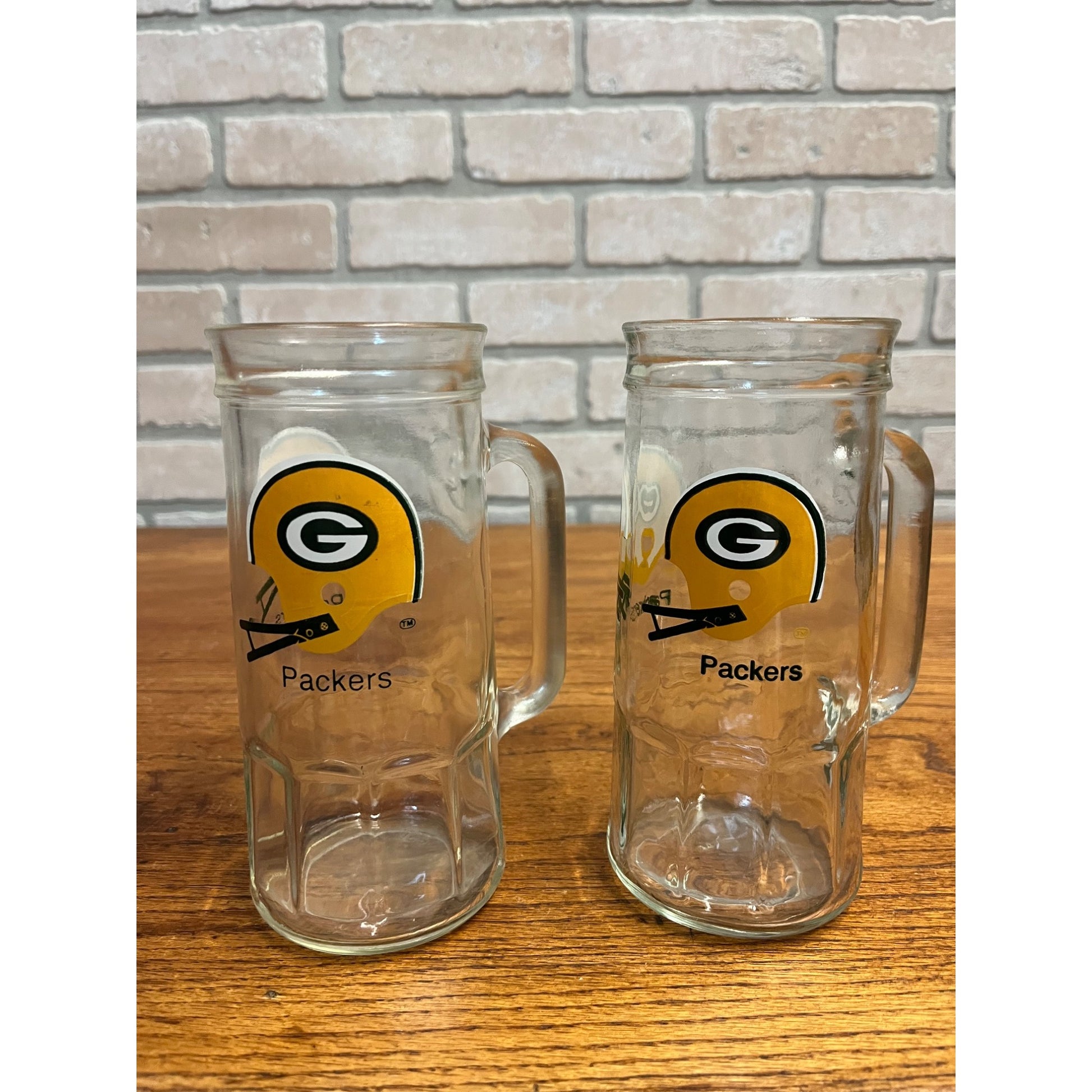Vintage 1970s Green Bay Packers Mug Helmet NFL Glass Beer Tall Handled Pair (2)