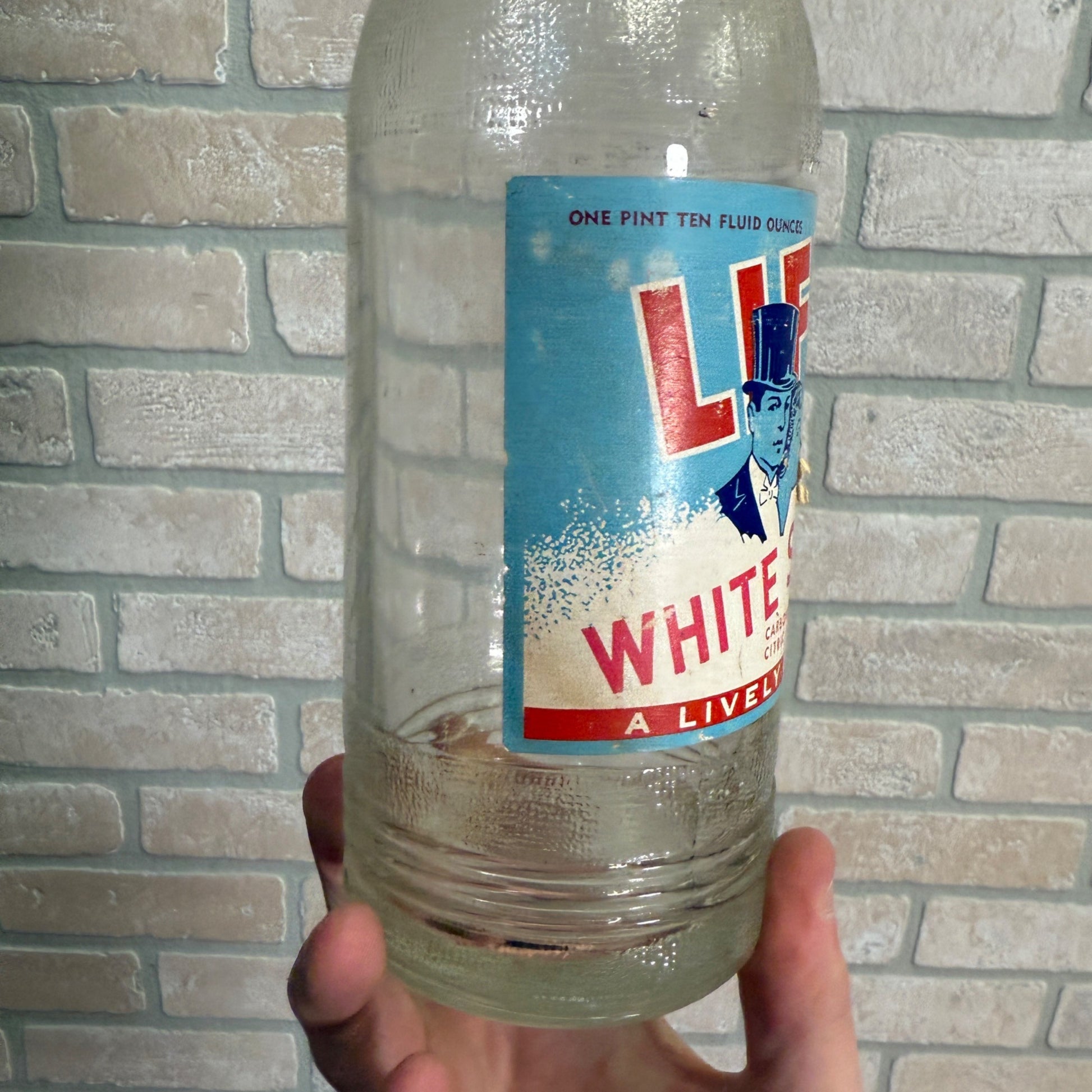 Vintage Life Beverage Co. Cedar Rapids Iowa 1 Pint 10oz Soda Glass Bottle Label