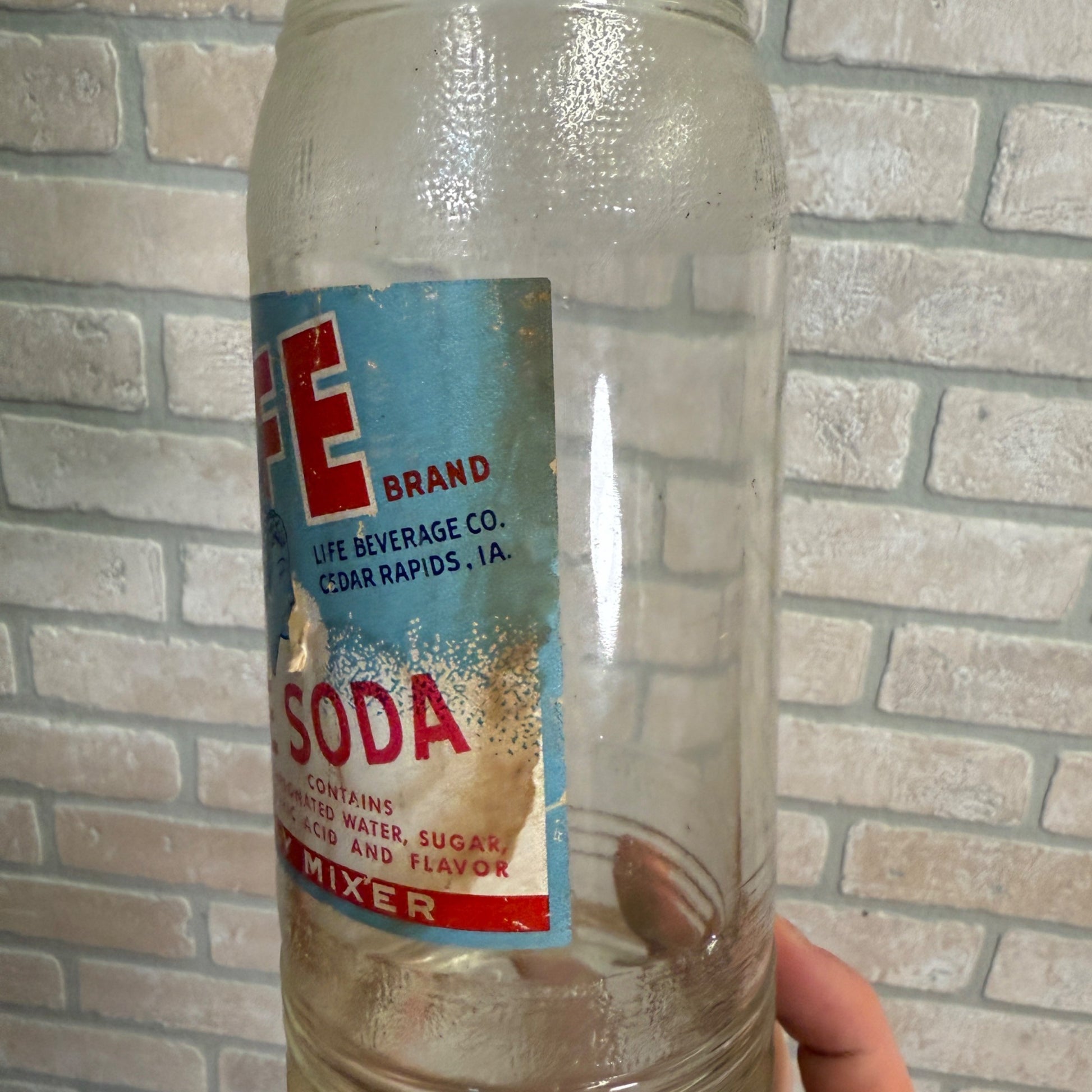 Vintage Life Beverage Co. Cedar Rapids Iowa 1 Pint 10oz Soda Glass Bottle Label