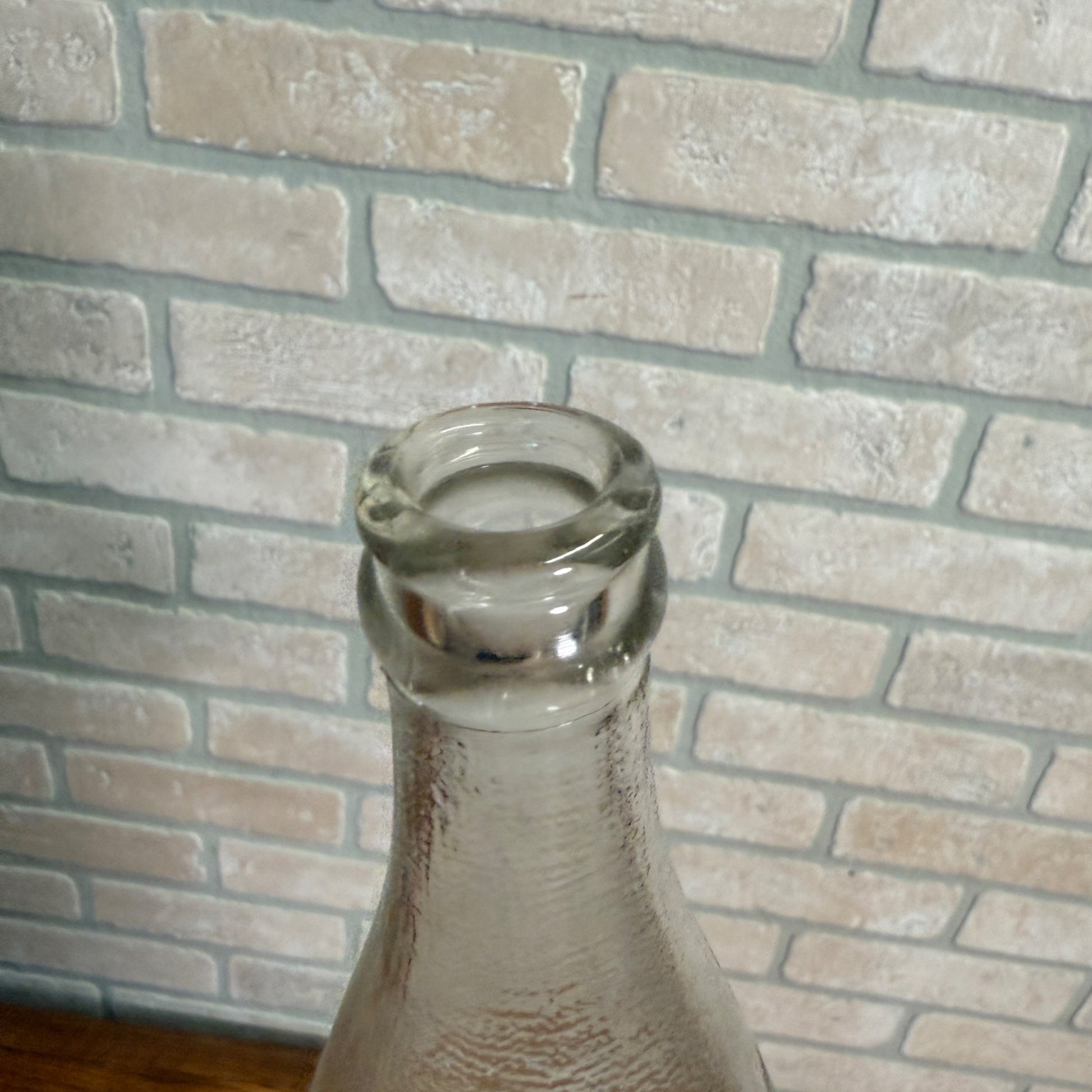 Vintage Life Beverage Co. Cedar Rapids Iowa 1 Pint 10oz Soda Glass Bottle Label