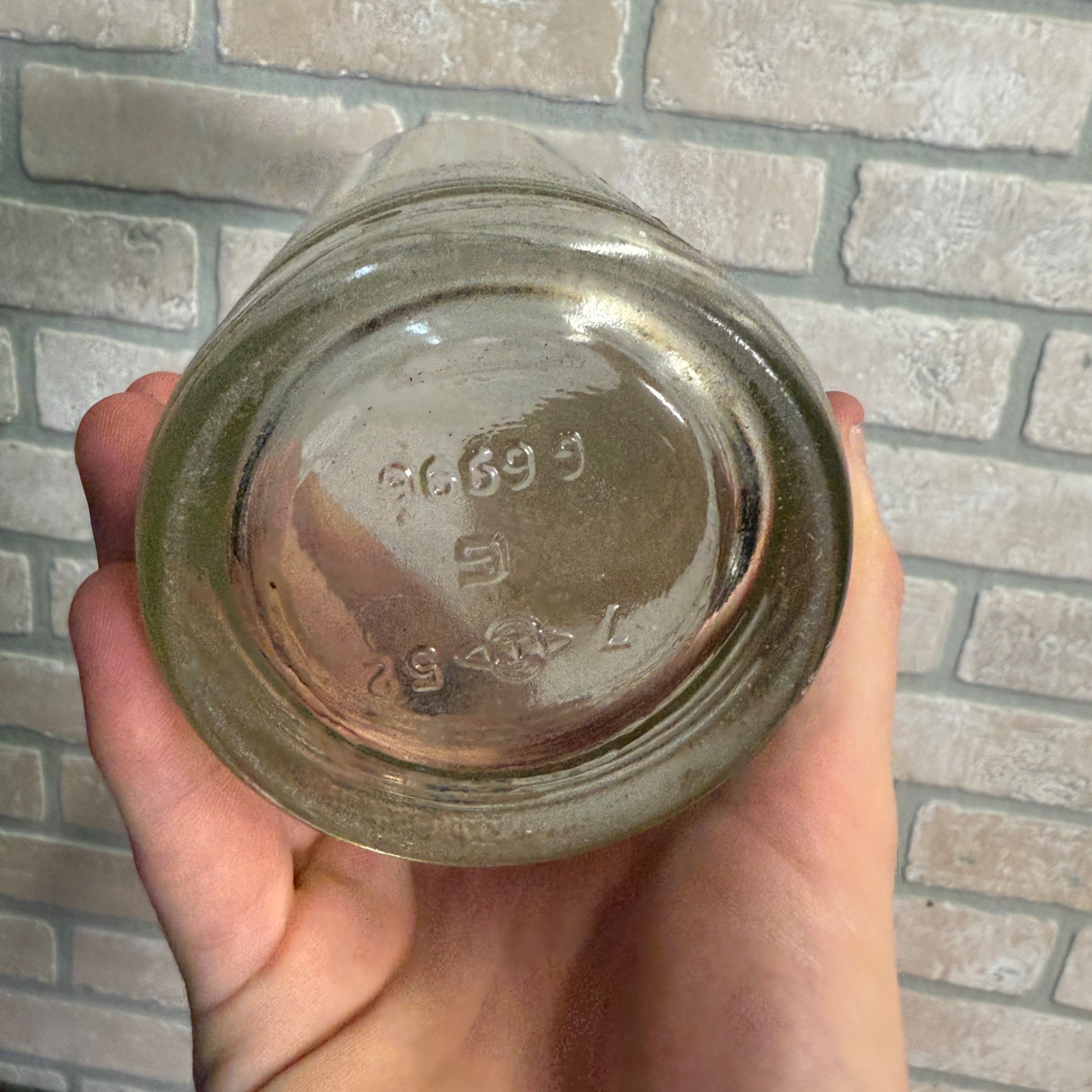 Vintage Life Beverage Co. Cedar Rapids Iowa 1 Pint 10oz Soda Glass Bottle Label