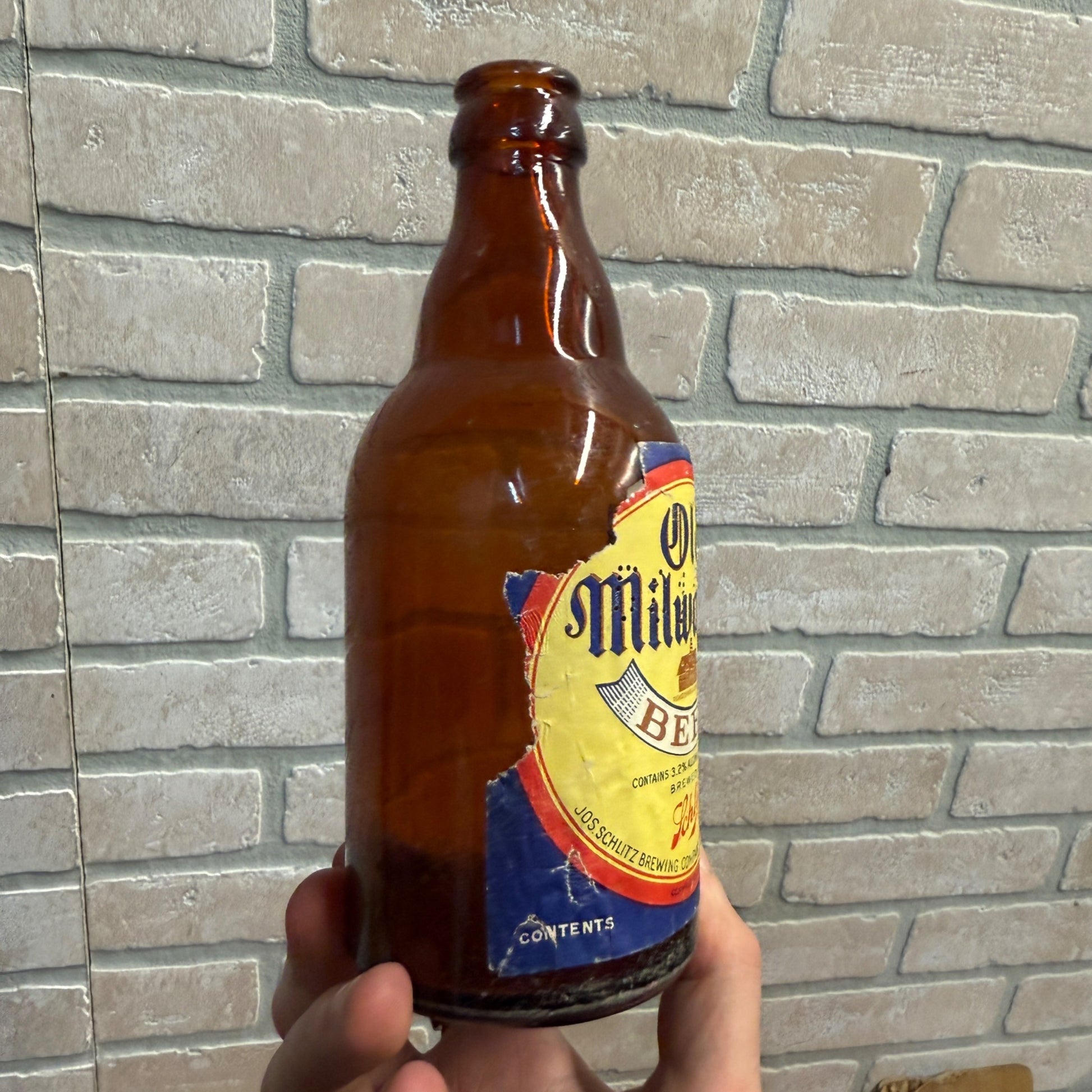 Vintage Old Milwaukee Schlitz IRTP Label Beer Bottle Wisconsin 12oz Steinie