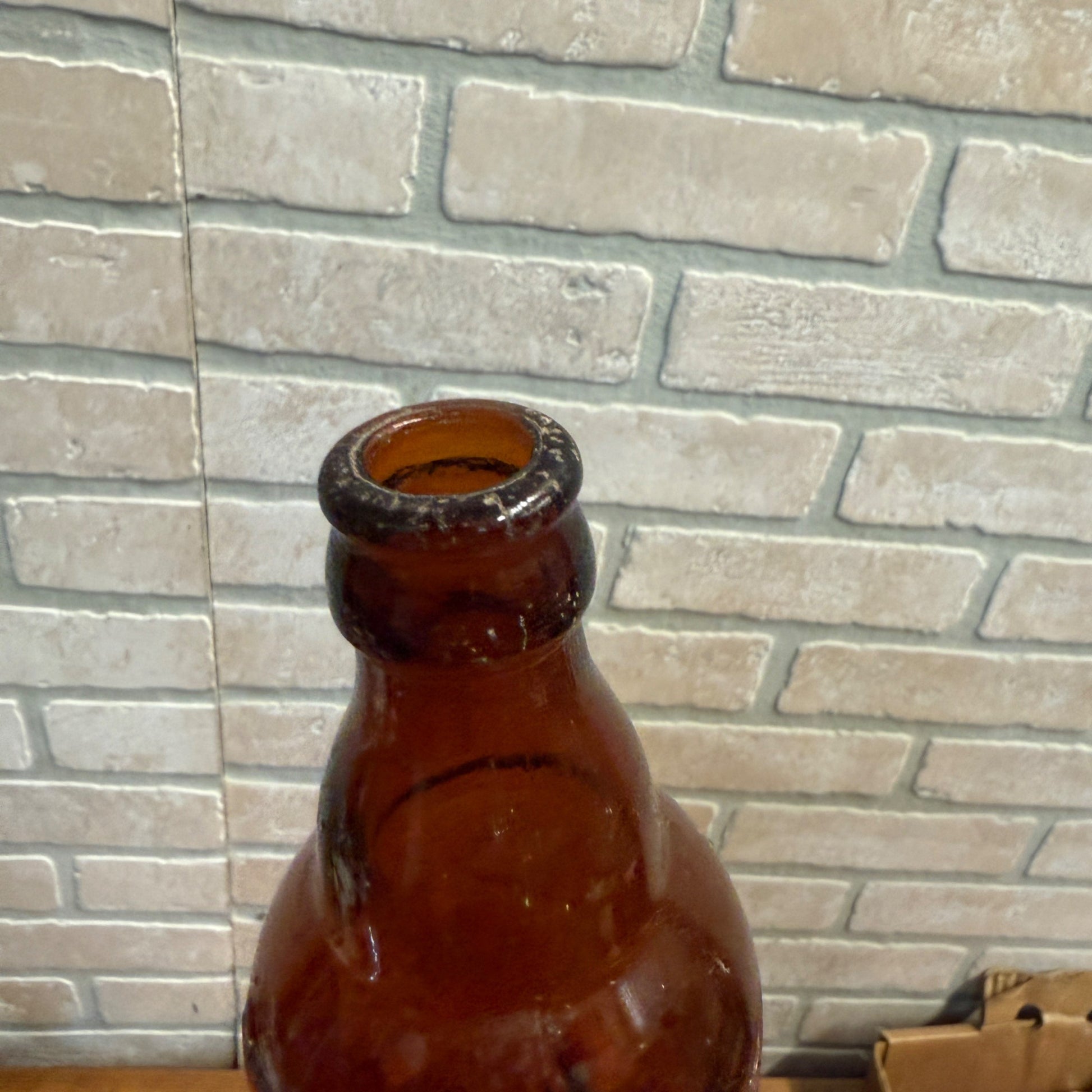 Vintage Old Milwaukee Schlitz IRTP Label Beer Bottle Wisconsin 12oz Steinie