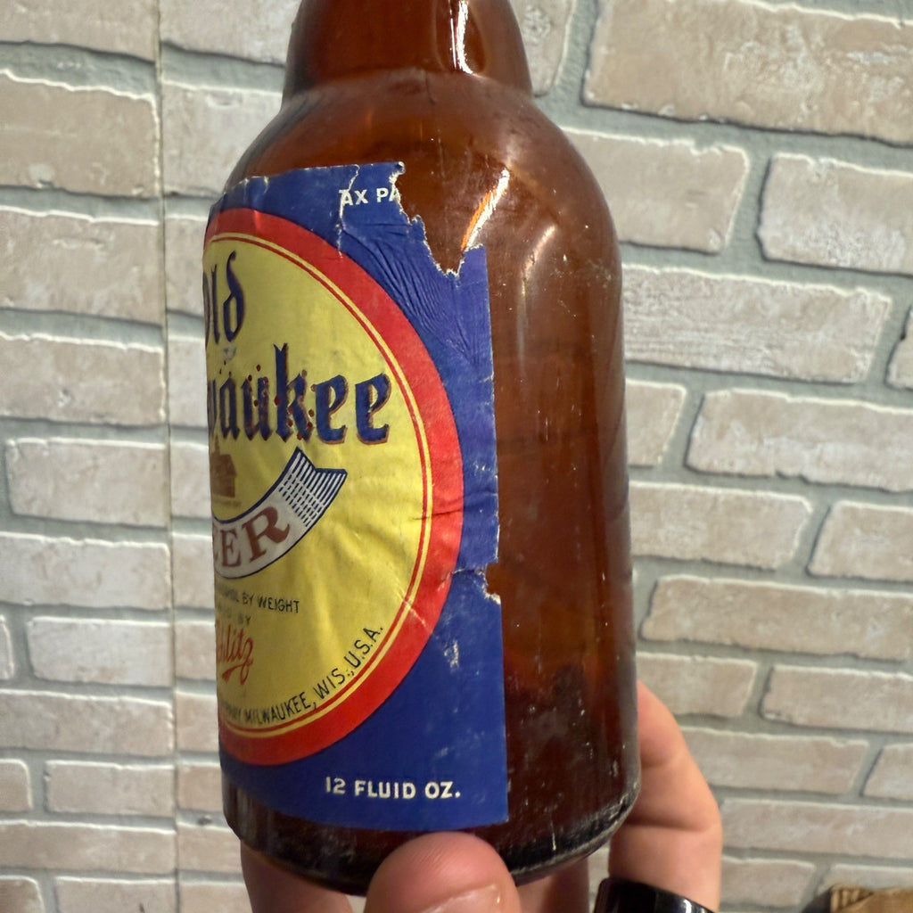 Vintage Old Milwaukee Schlitz IRTP Label Beer Bottle Wisconsin 12oz Steinie