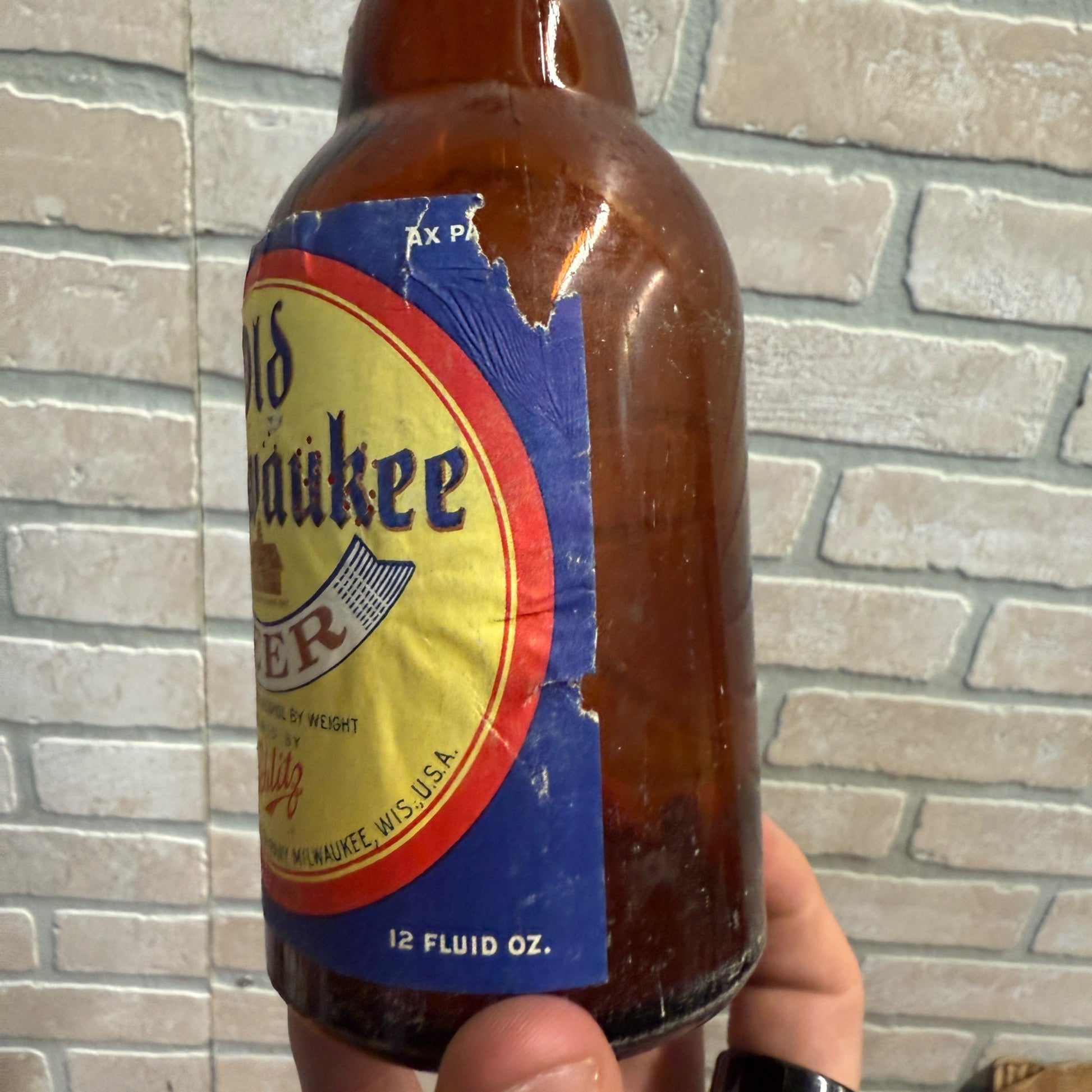 Vintage Old Milwaukee Schlitz IRTP Label Beer Bottle Wisconsin 12oz Steinie