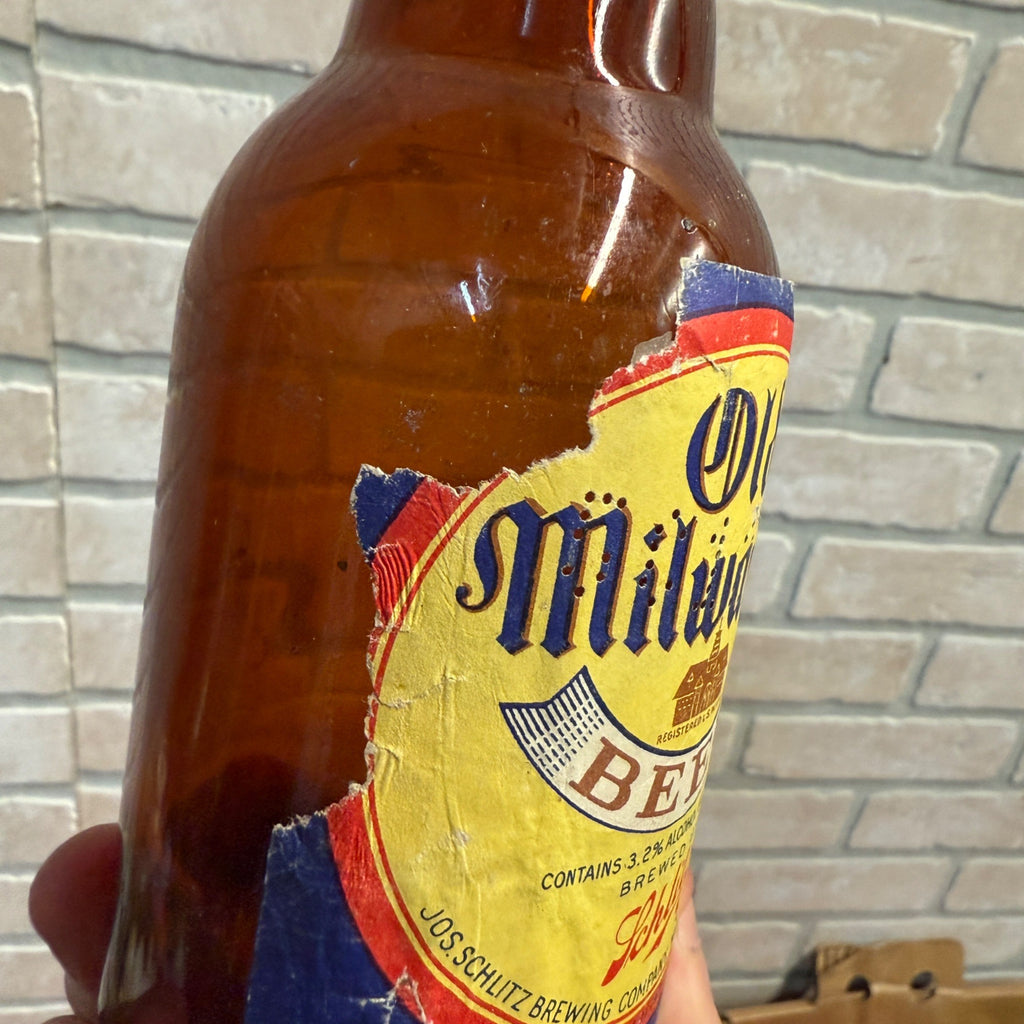 Vintage Old Milwaukee Schlitz IRTP Label Beer Bottle Wisconsin 12oz Steinie