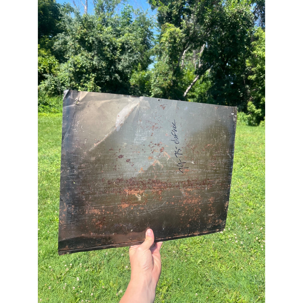 Early 1900s Tin Sign - Putnam Dyes - George Washington Chased by the Redcoats