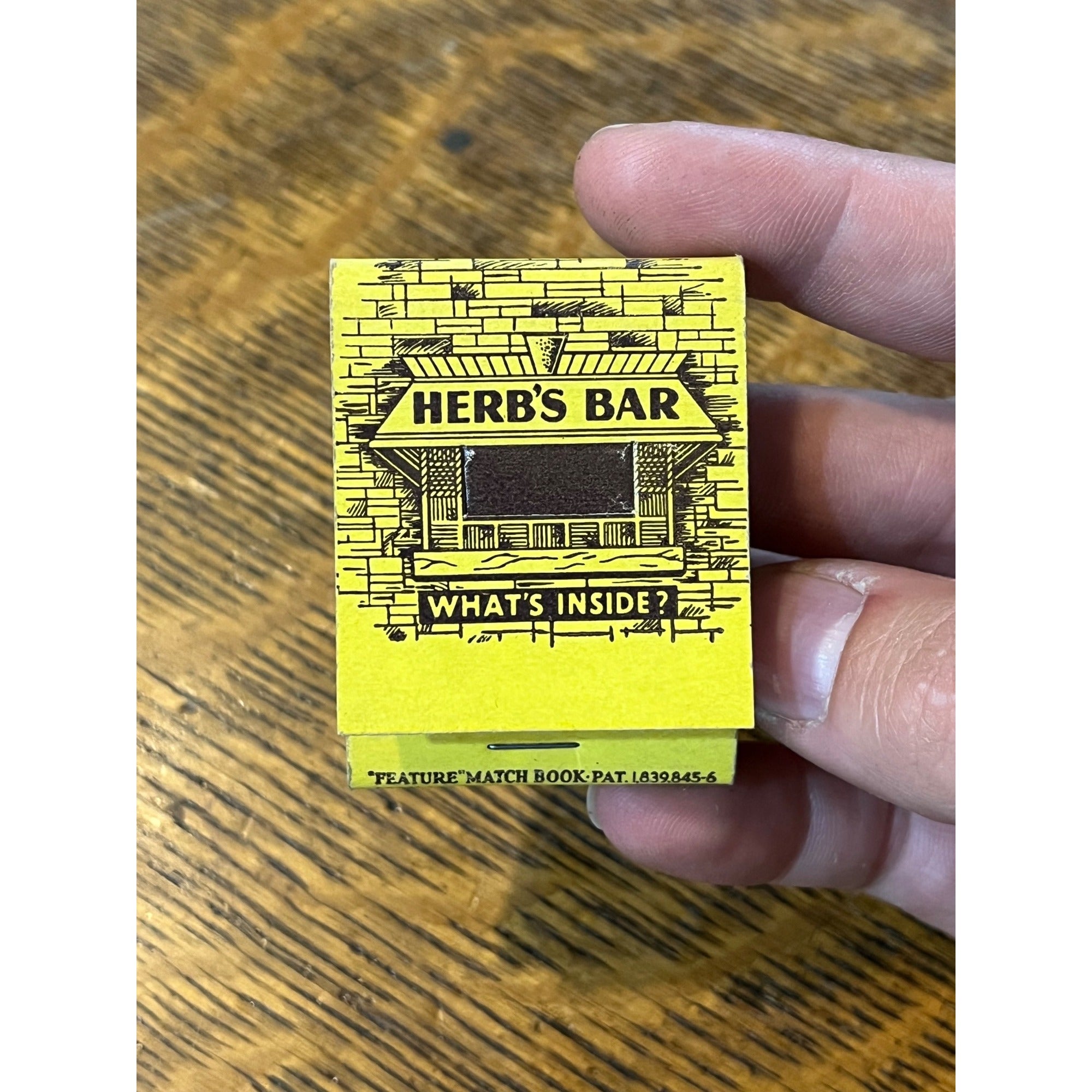 Vintage Unstruck Matchbook Advertising - Herb's Bar - Oshkosh, Wis.