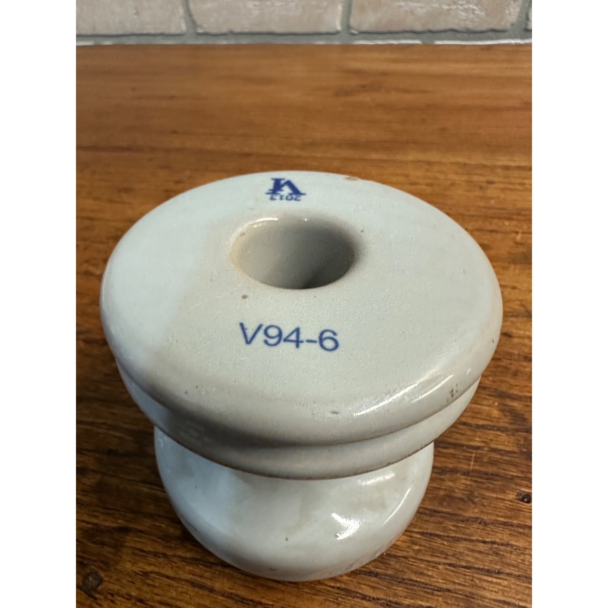 Vintage Victor Industries Light Gray Ceramic Spool Telephone Insulator V94-6