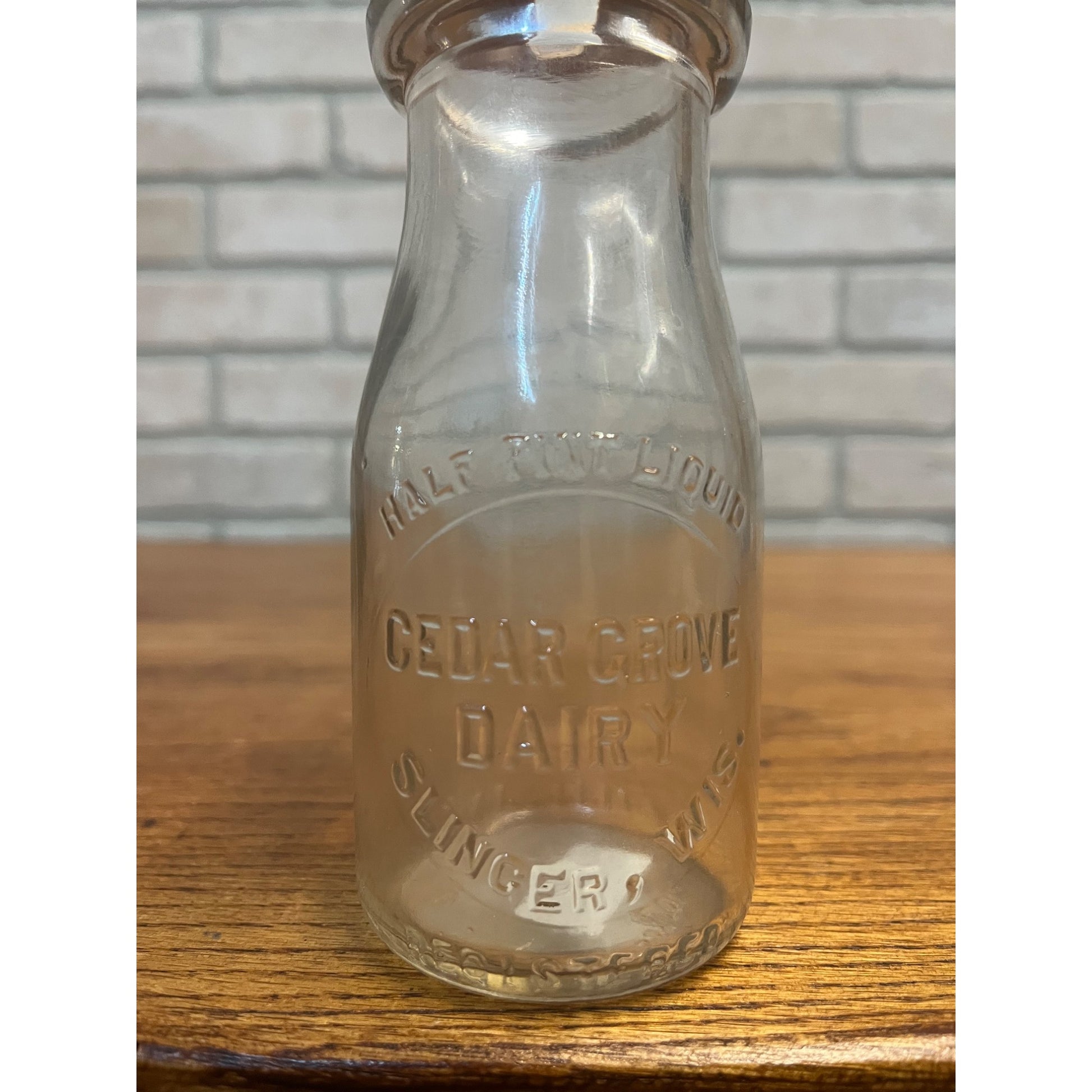 Vintage Cedar Grove Dairy Slinger Wisconsin Half Pint Milk Dairy Bottle